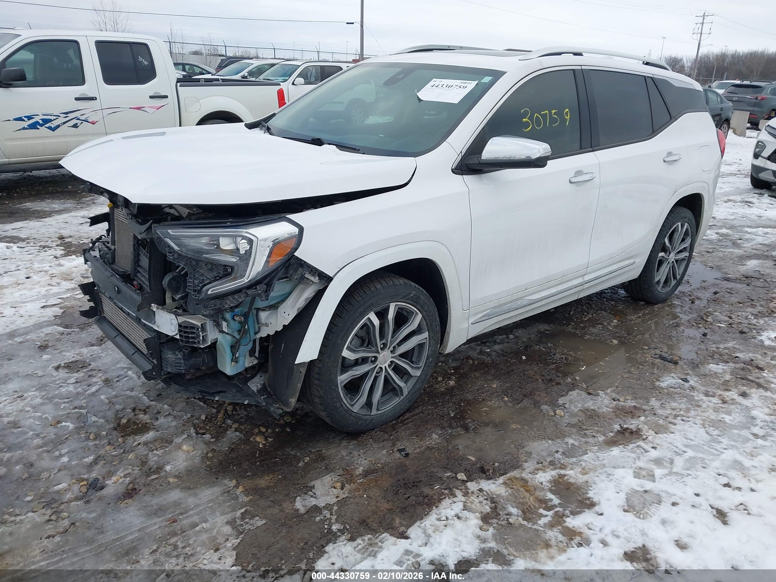 GMC TERRAIN image 2