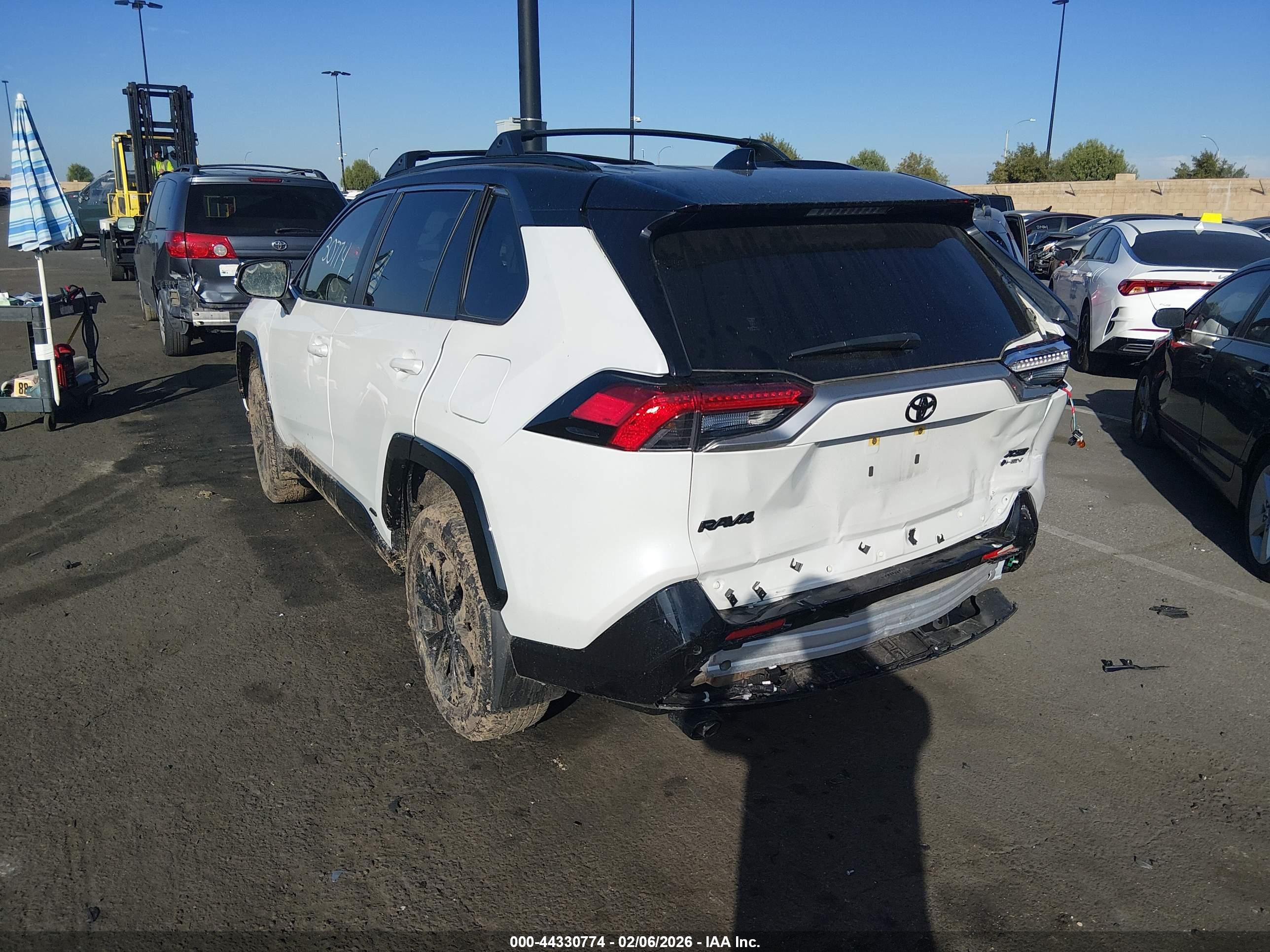 TOYOTA RAV4 image 3