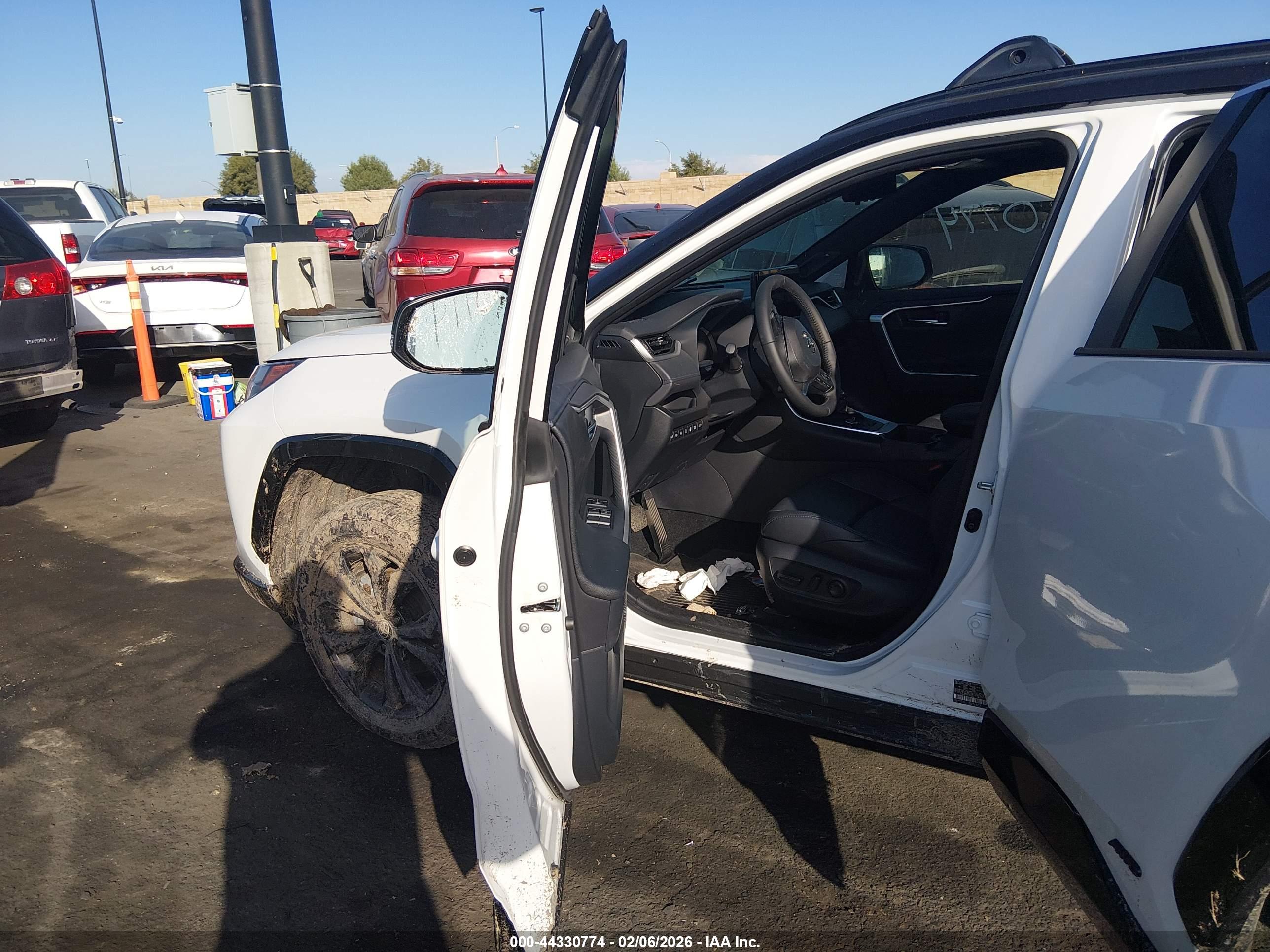 TOYOTA RAV4 image 5