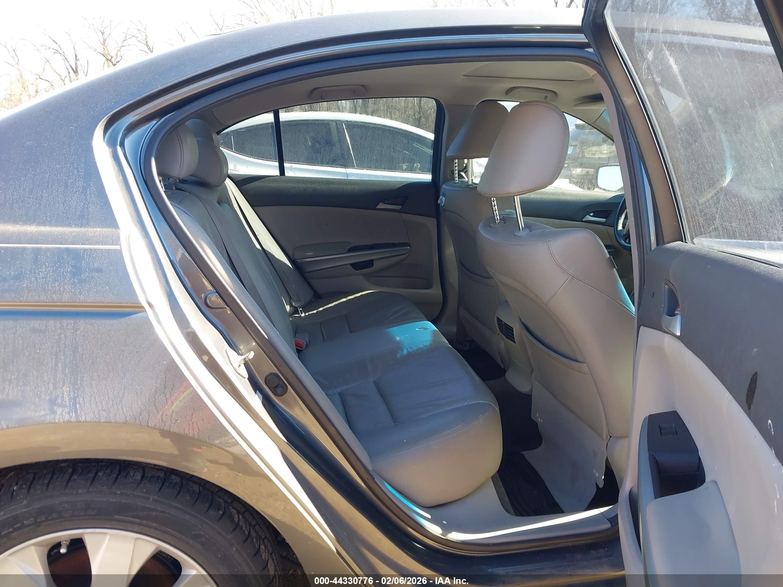 HONDA ACCORD image 8