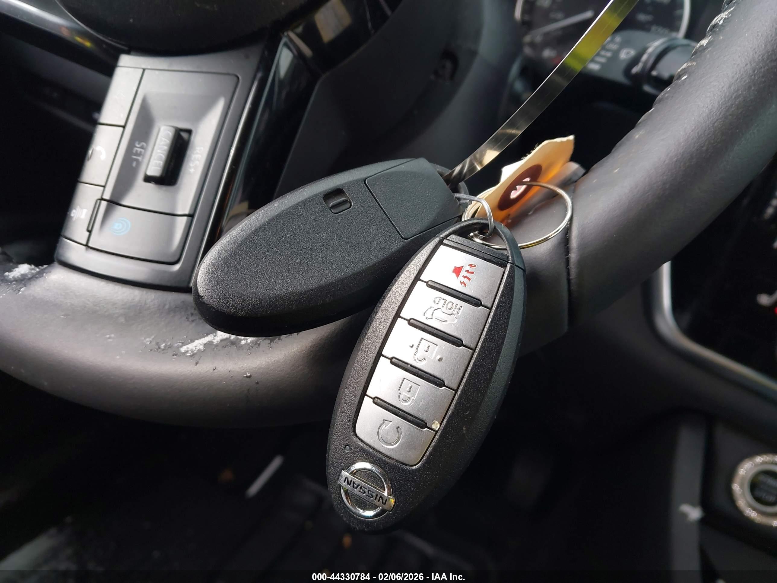 NISSAN ROGUE image 11