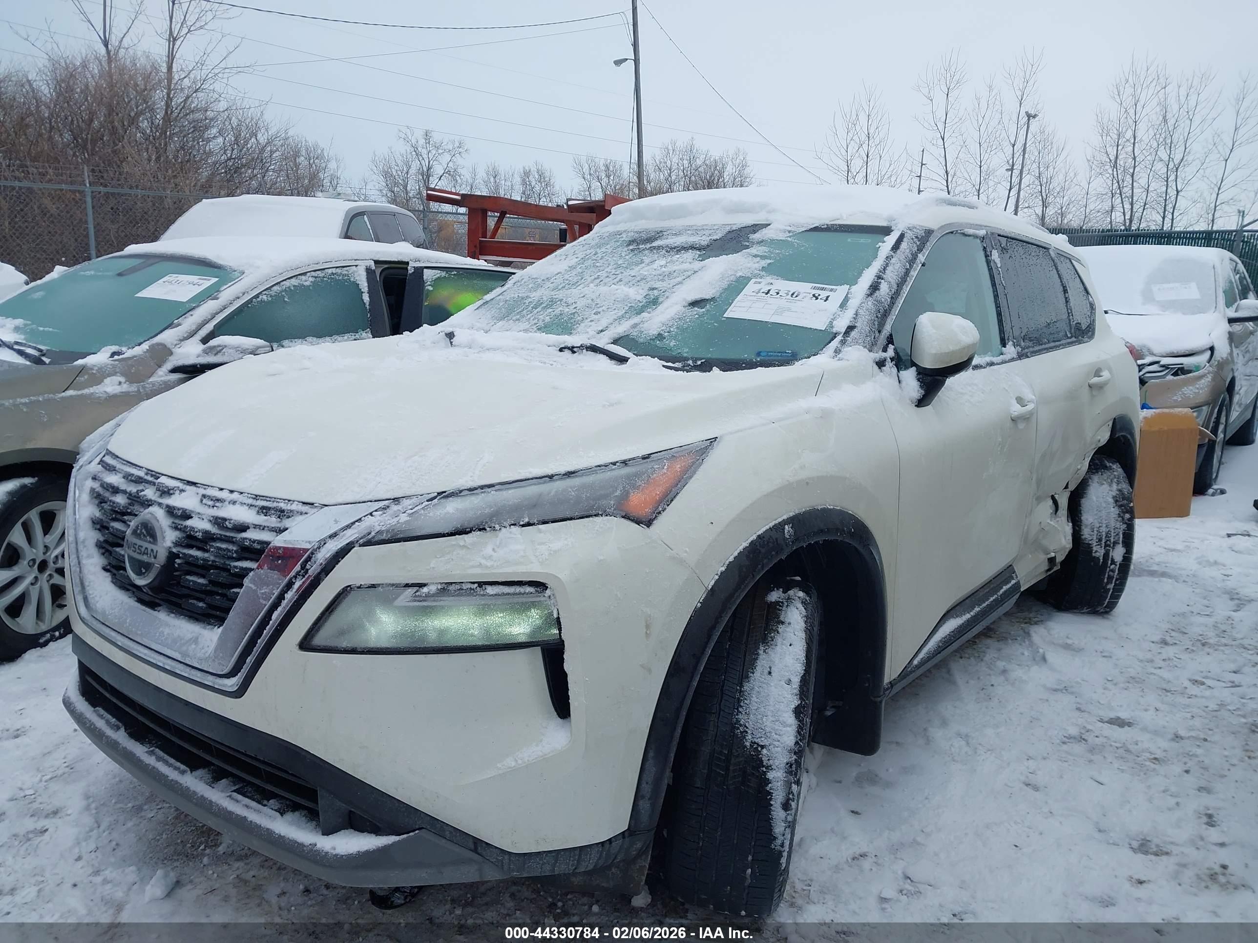 NISSAN ROGUE image 2
