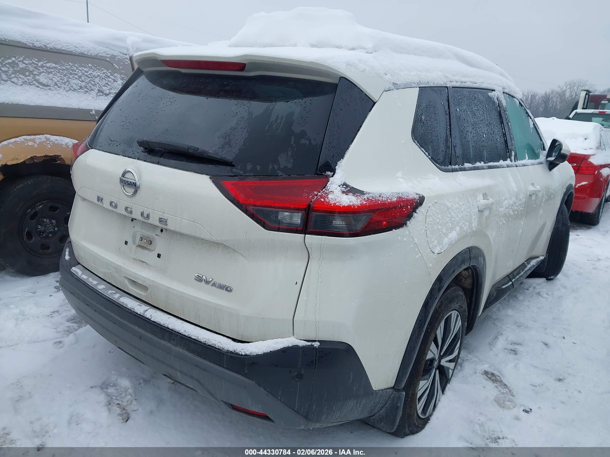 NISSAN ROGUE image 4