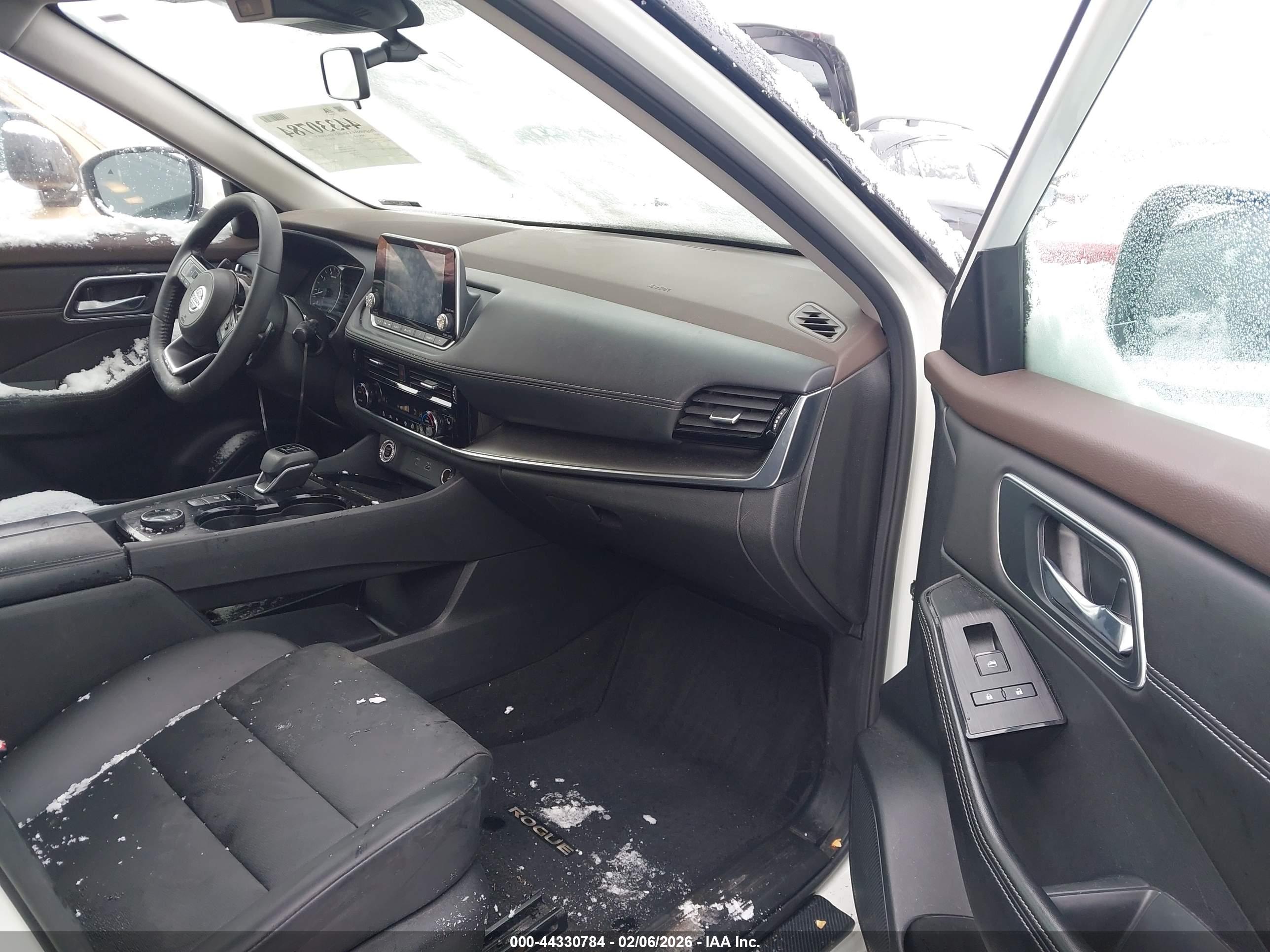 NISSAN ROGUE image 5