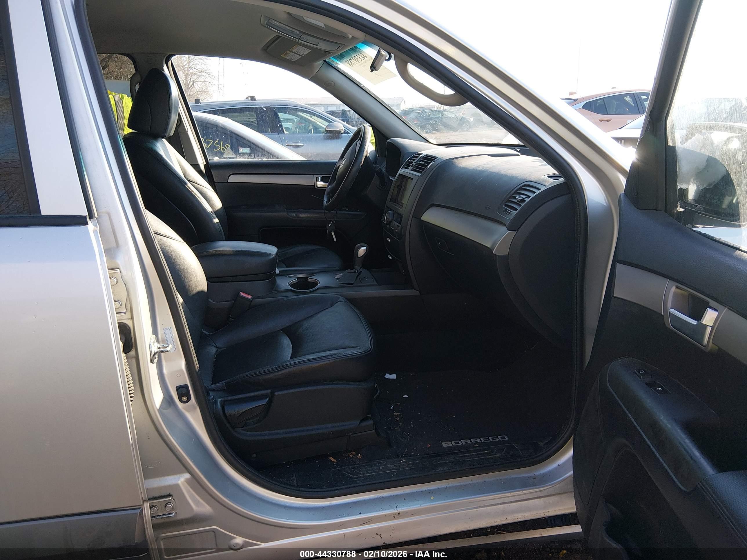 KIA BORREGO image 5