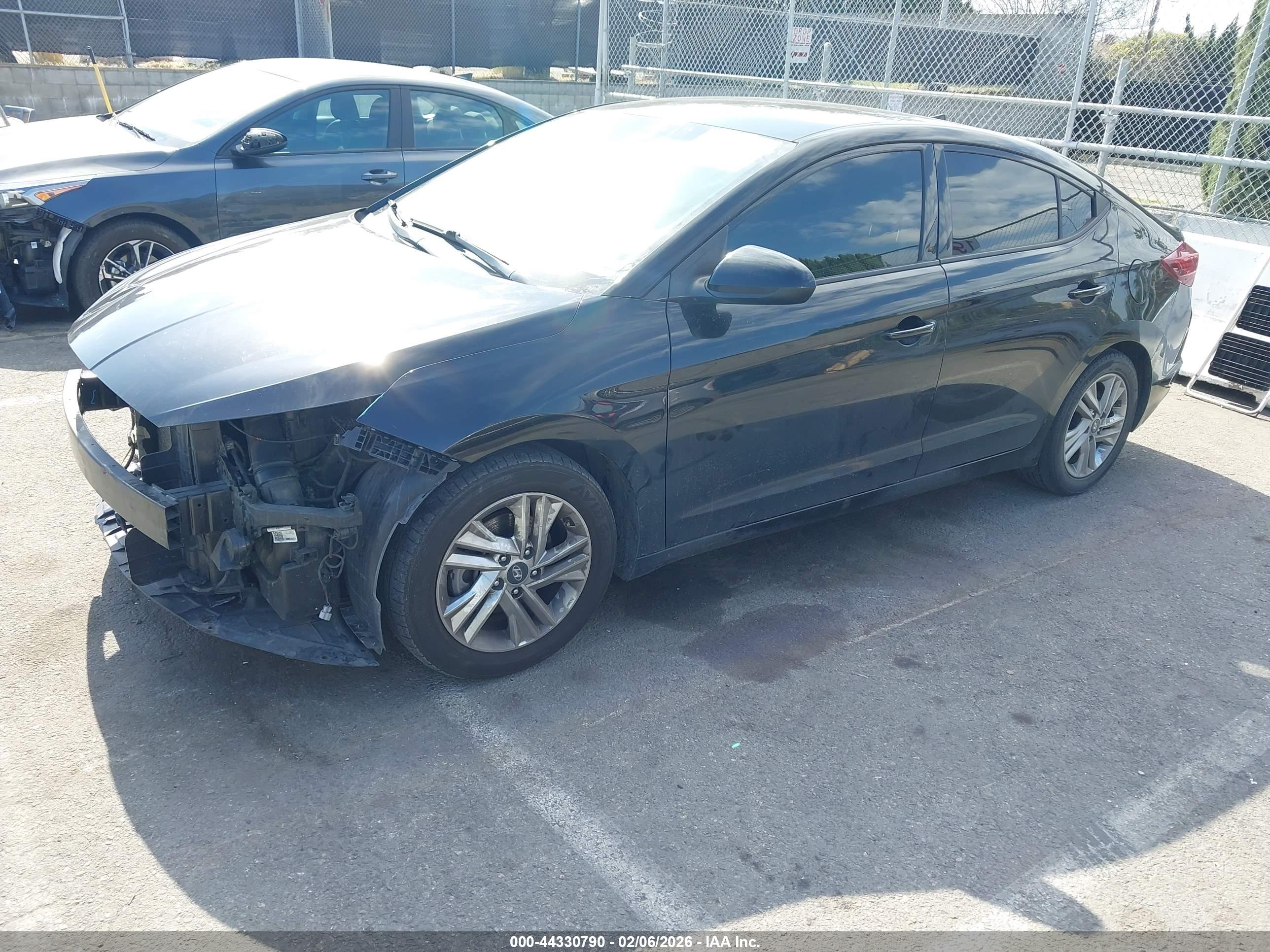 HYUNDAI ELANTRA image 2