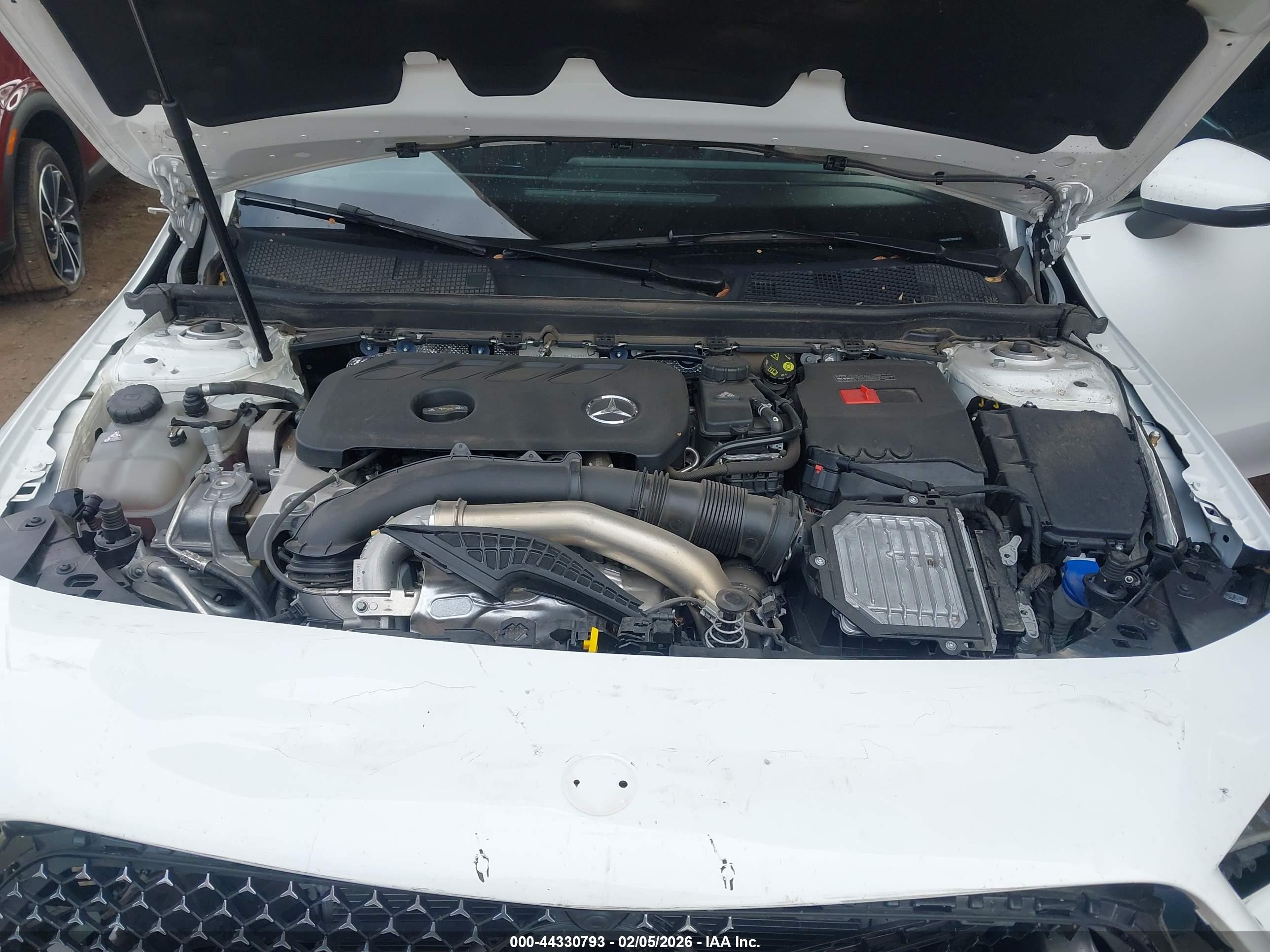 MERCEDES-BENZ CLA image 10