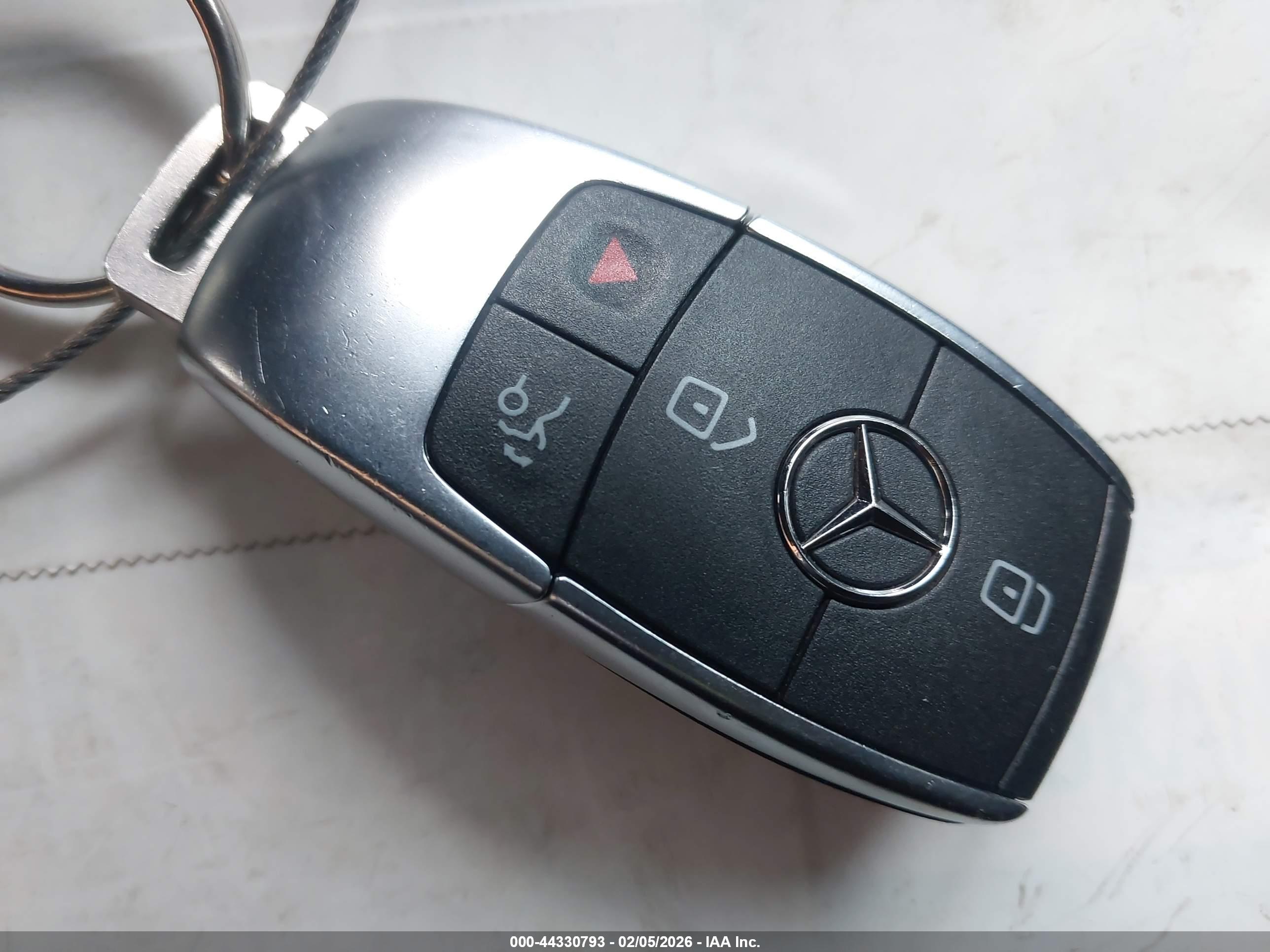 MERCEDES-BENZ CLA image 11