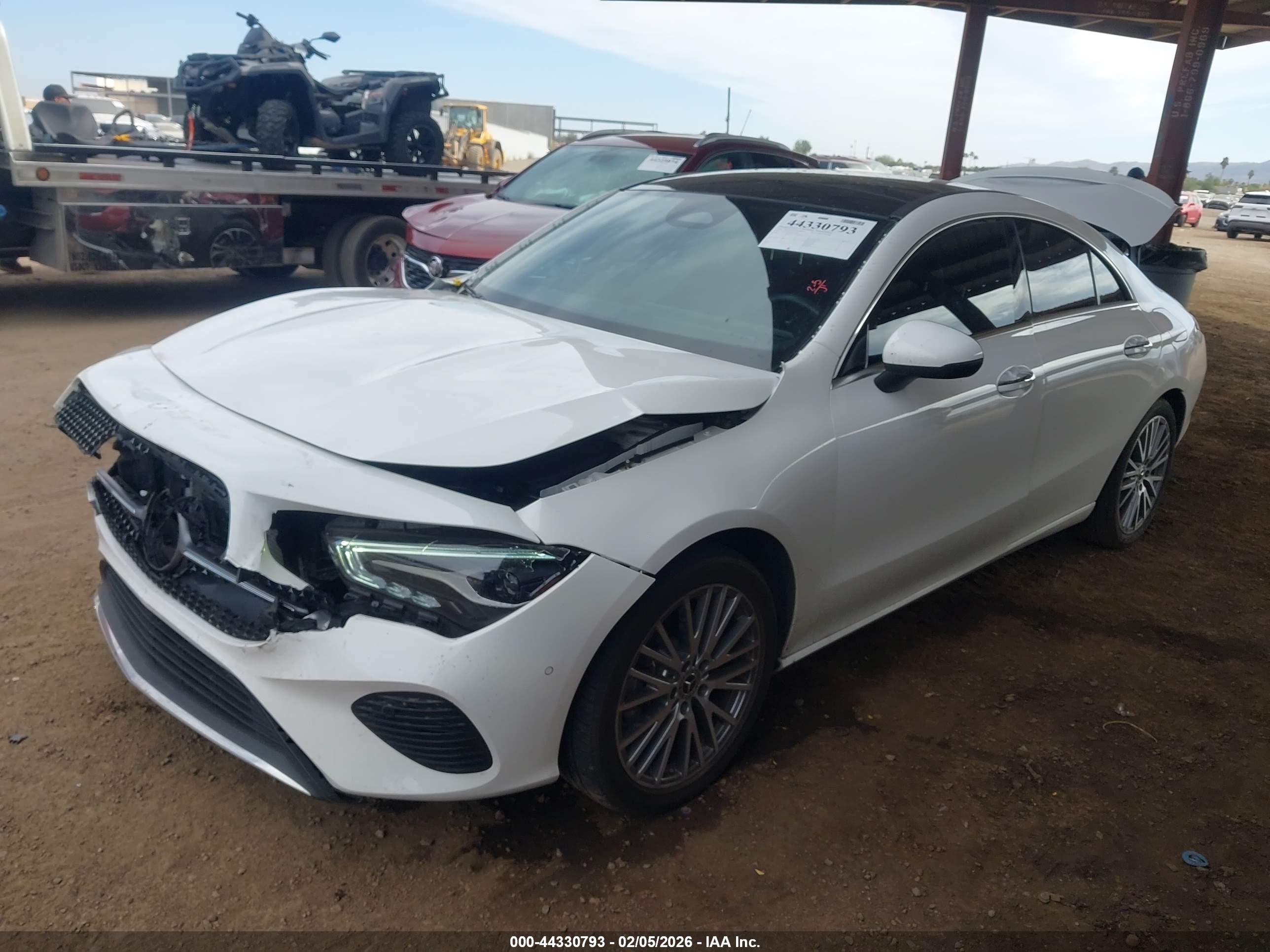 MERCEDES-BENZ CLA image 2