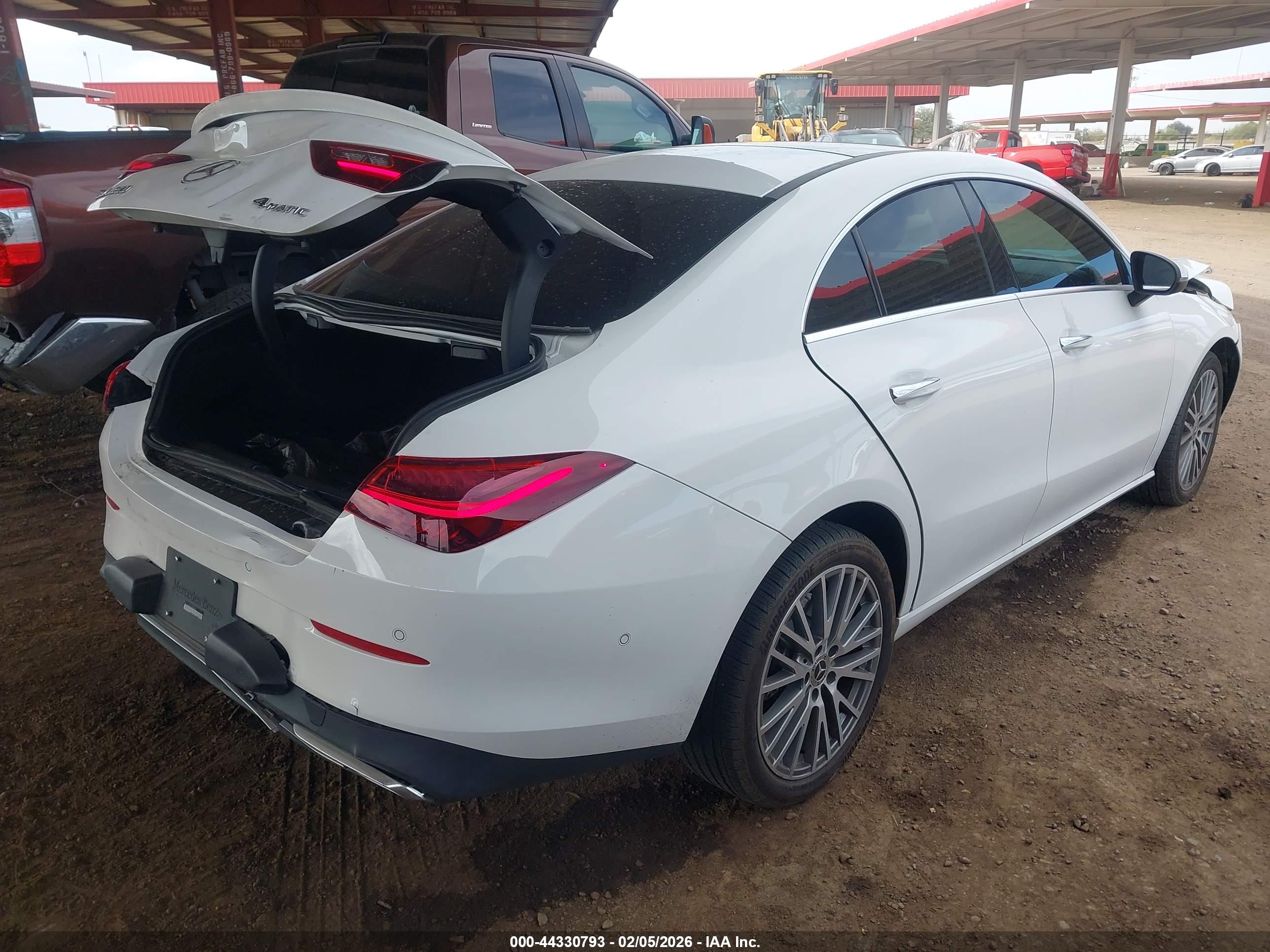 MERCEDES-BENZ CLA image 4