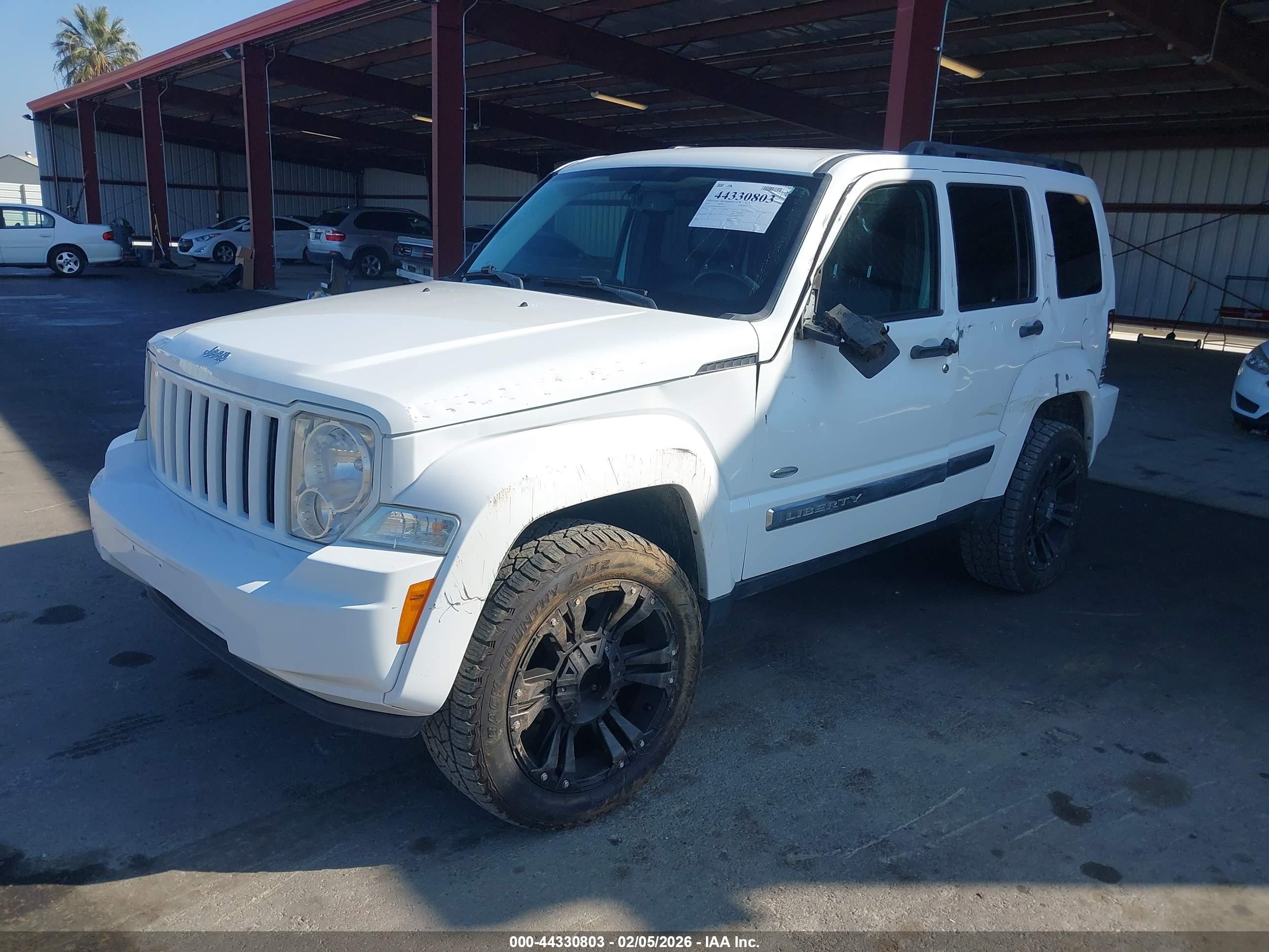 JEEP LIBERTY image 2