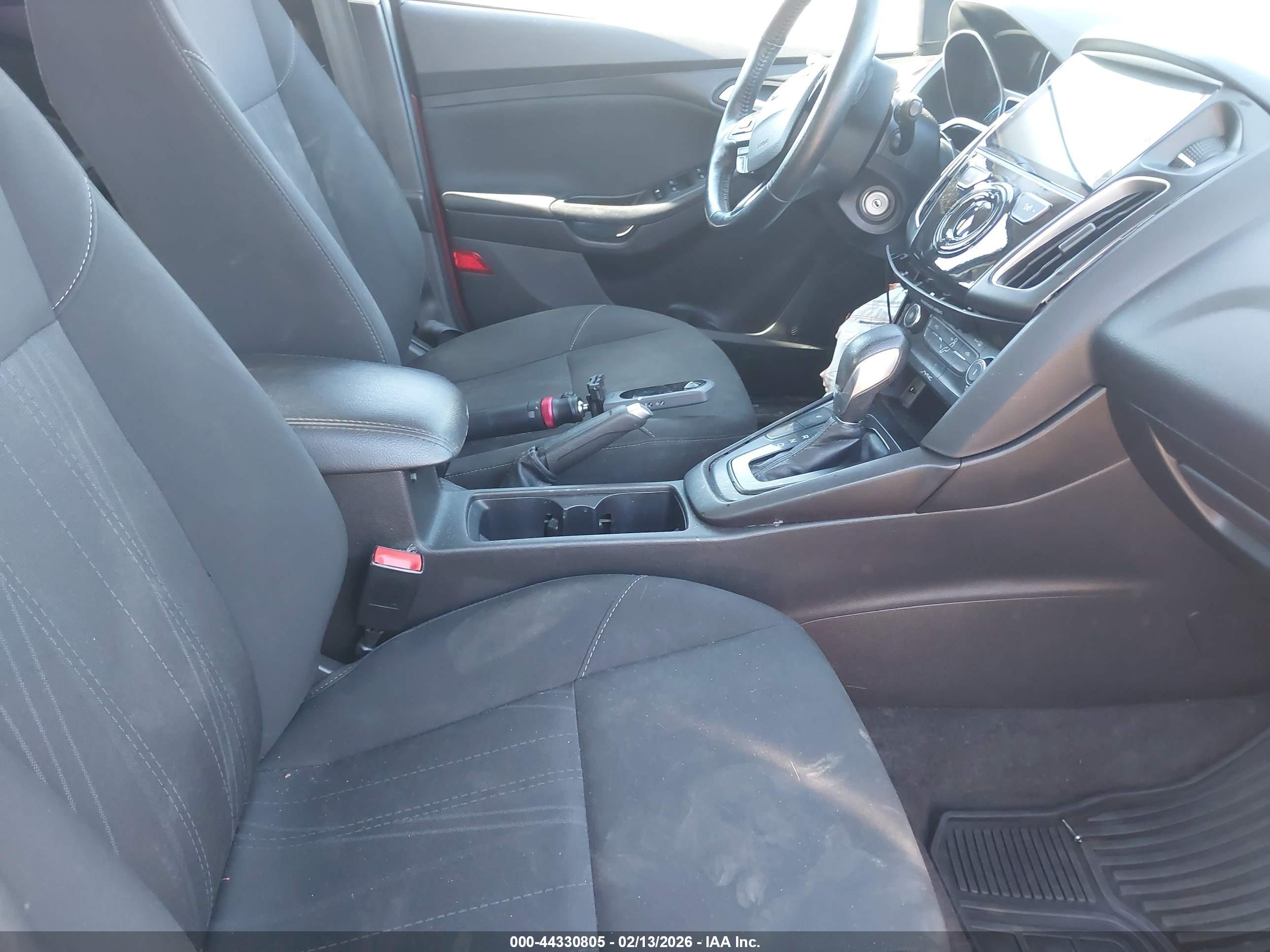 FORD FOCUS image 5