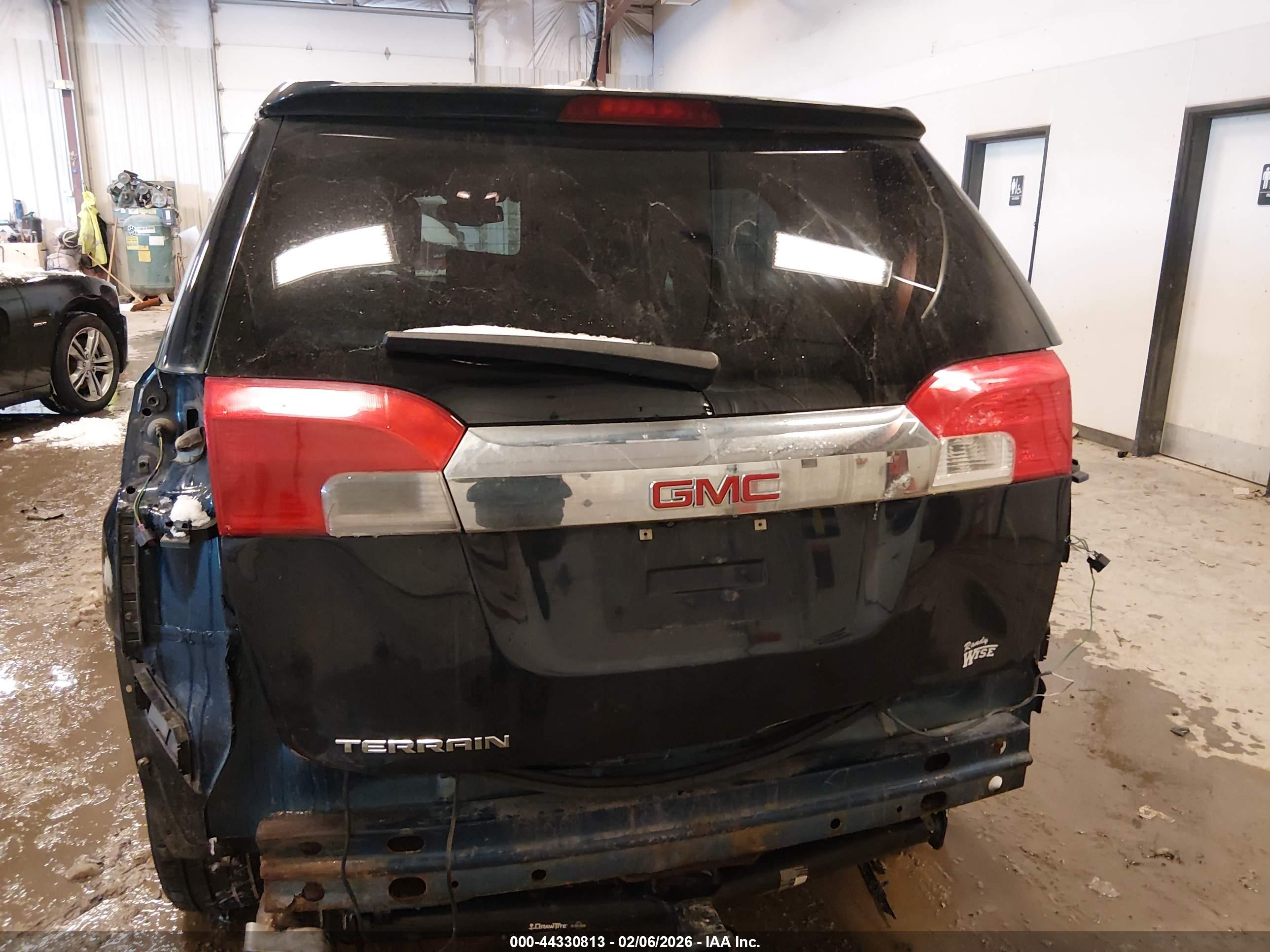 GMC TERRAIN image 6