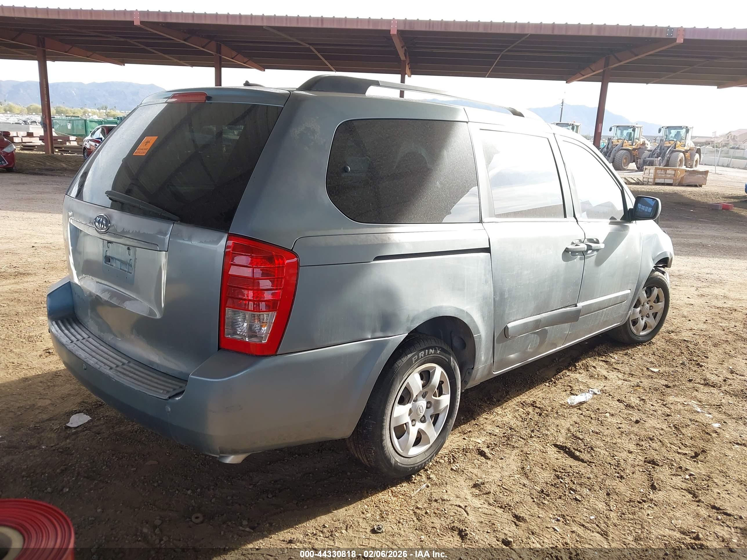 KIA SEDONA image 4