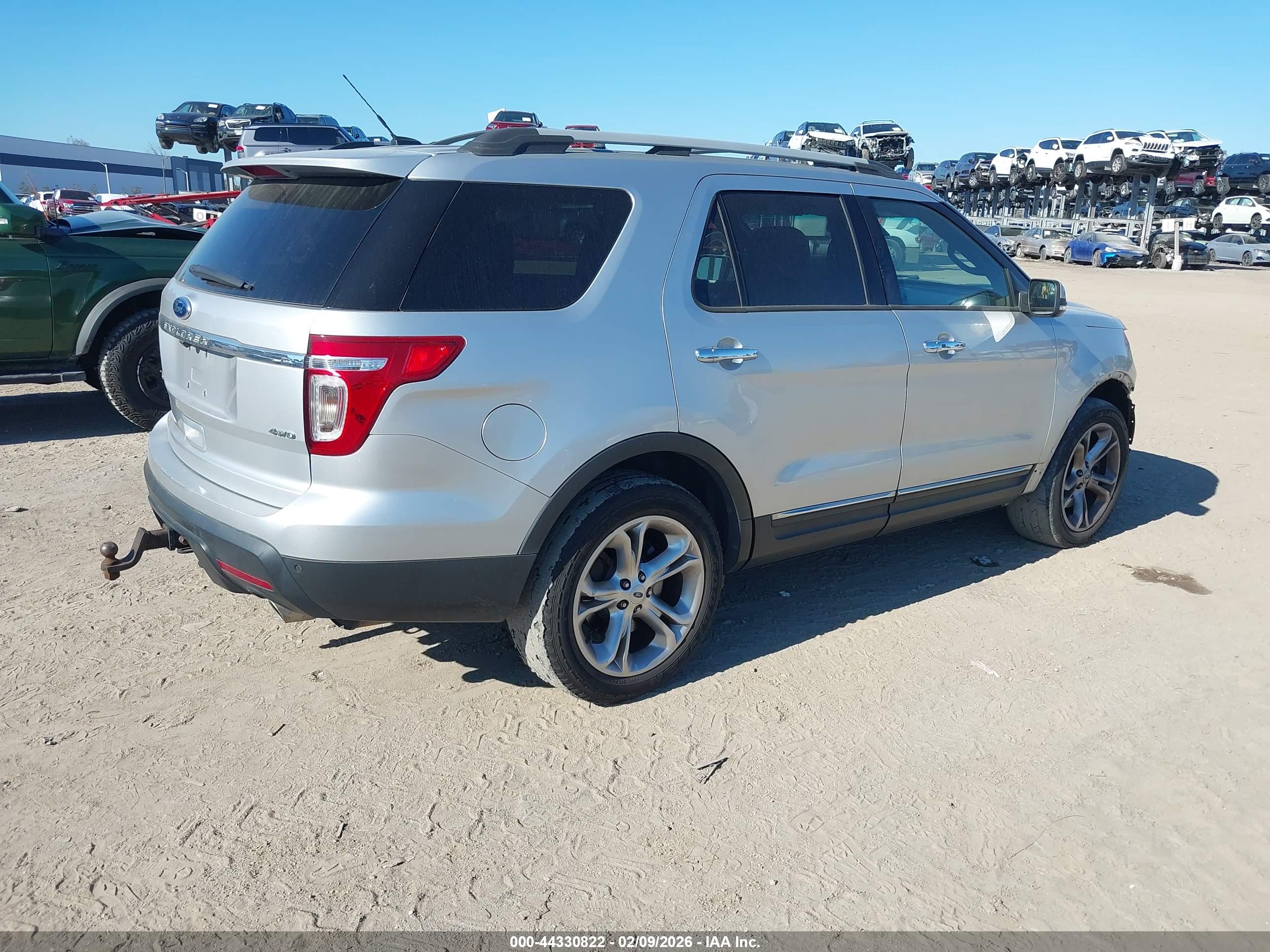 FORD EXPLORER image 4