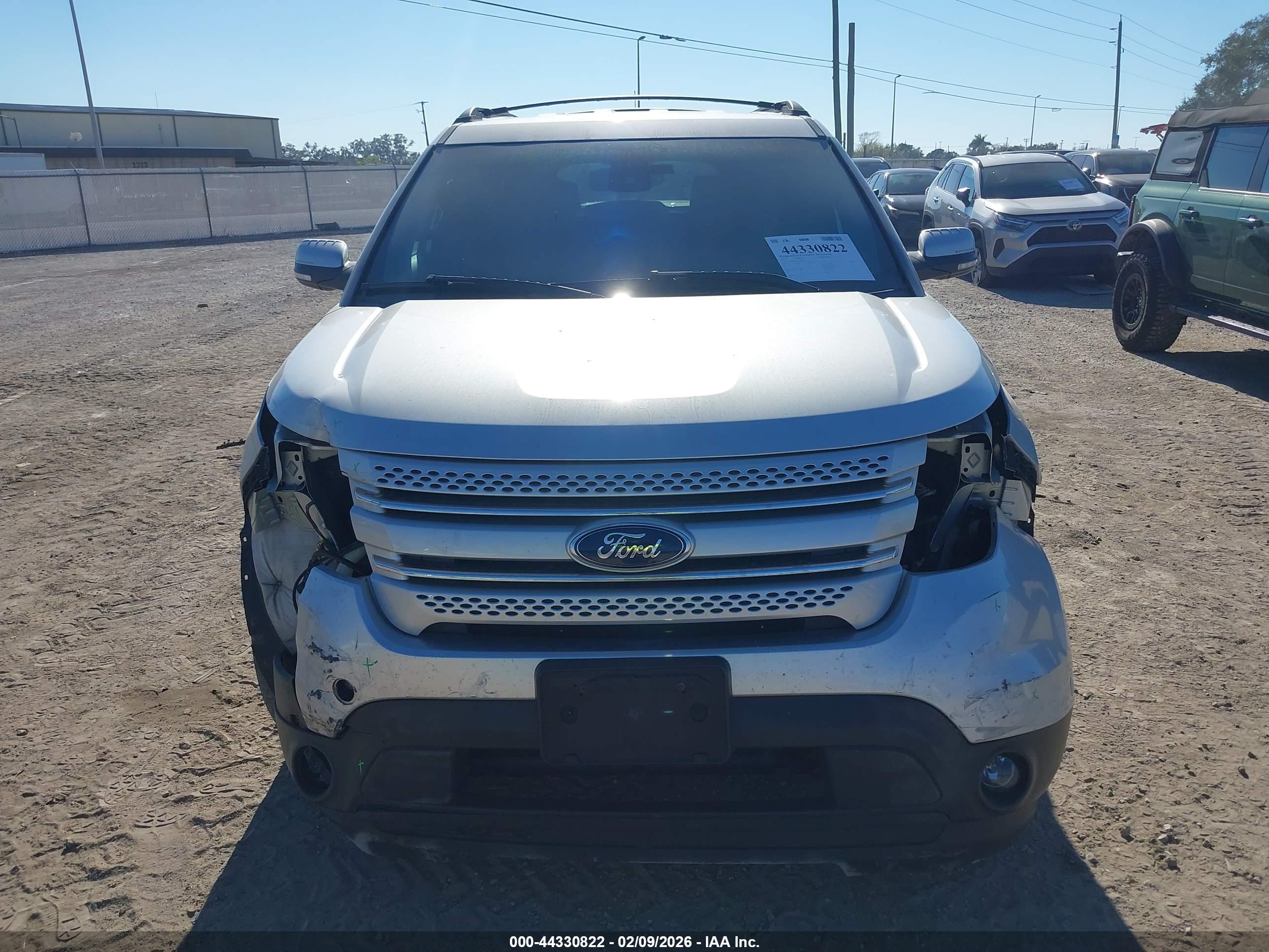 FORD EXPLORER image 6