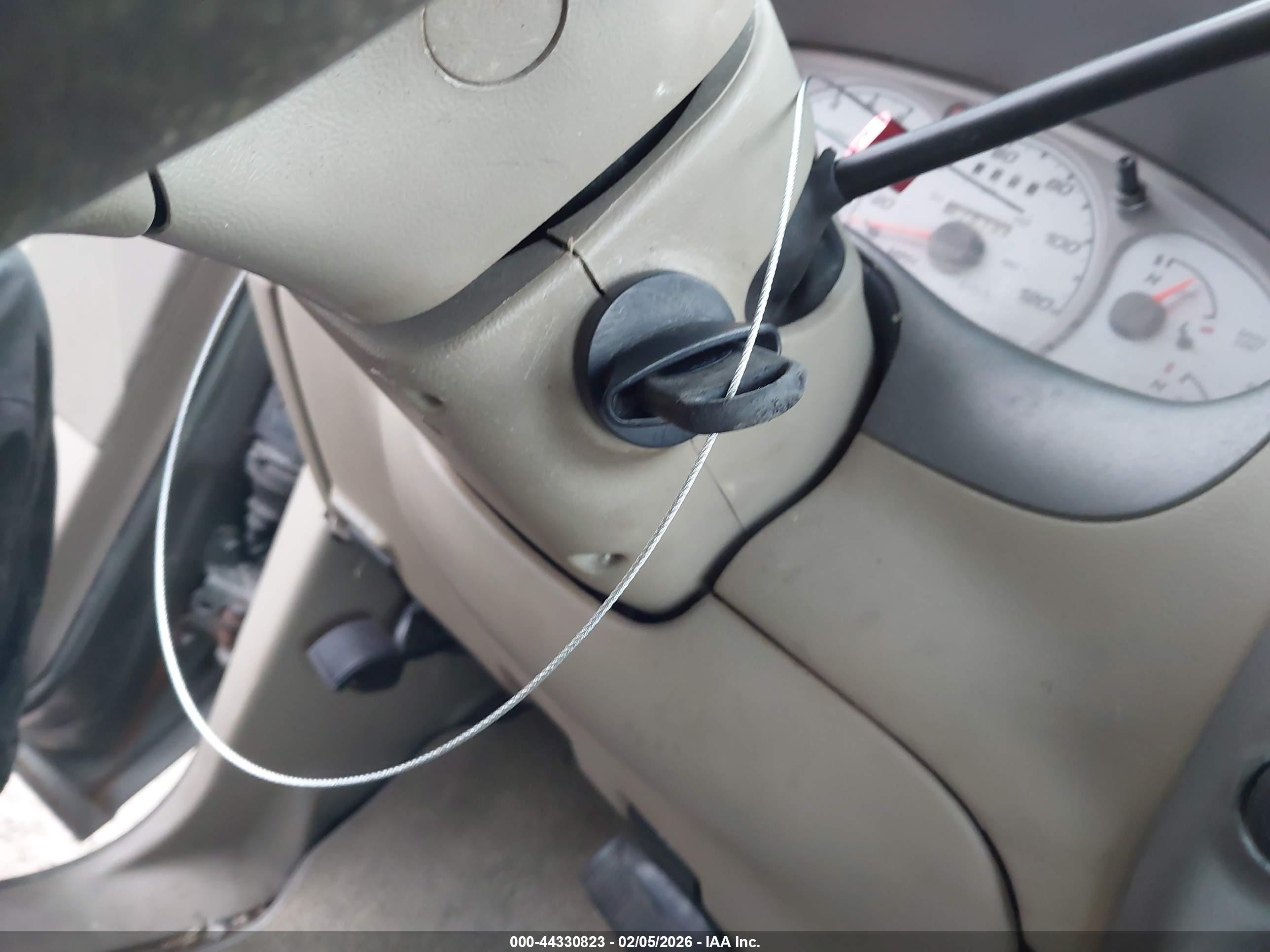 FORD EXPLORER image 11