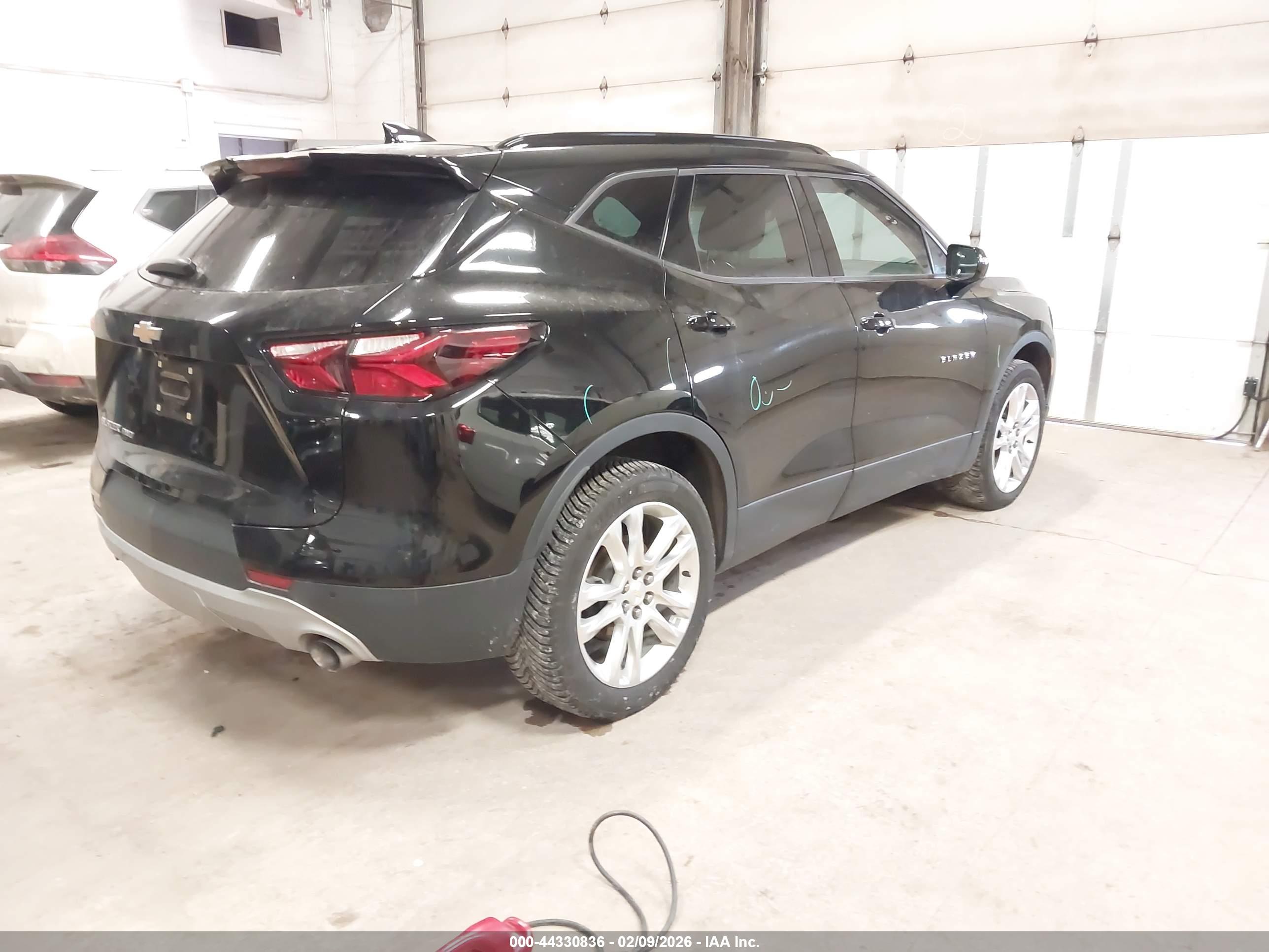 CHEVROLET BLAZER image 4