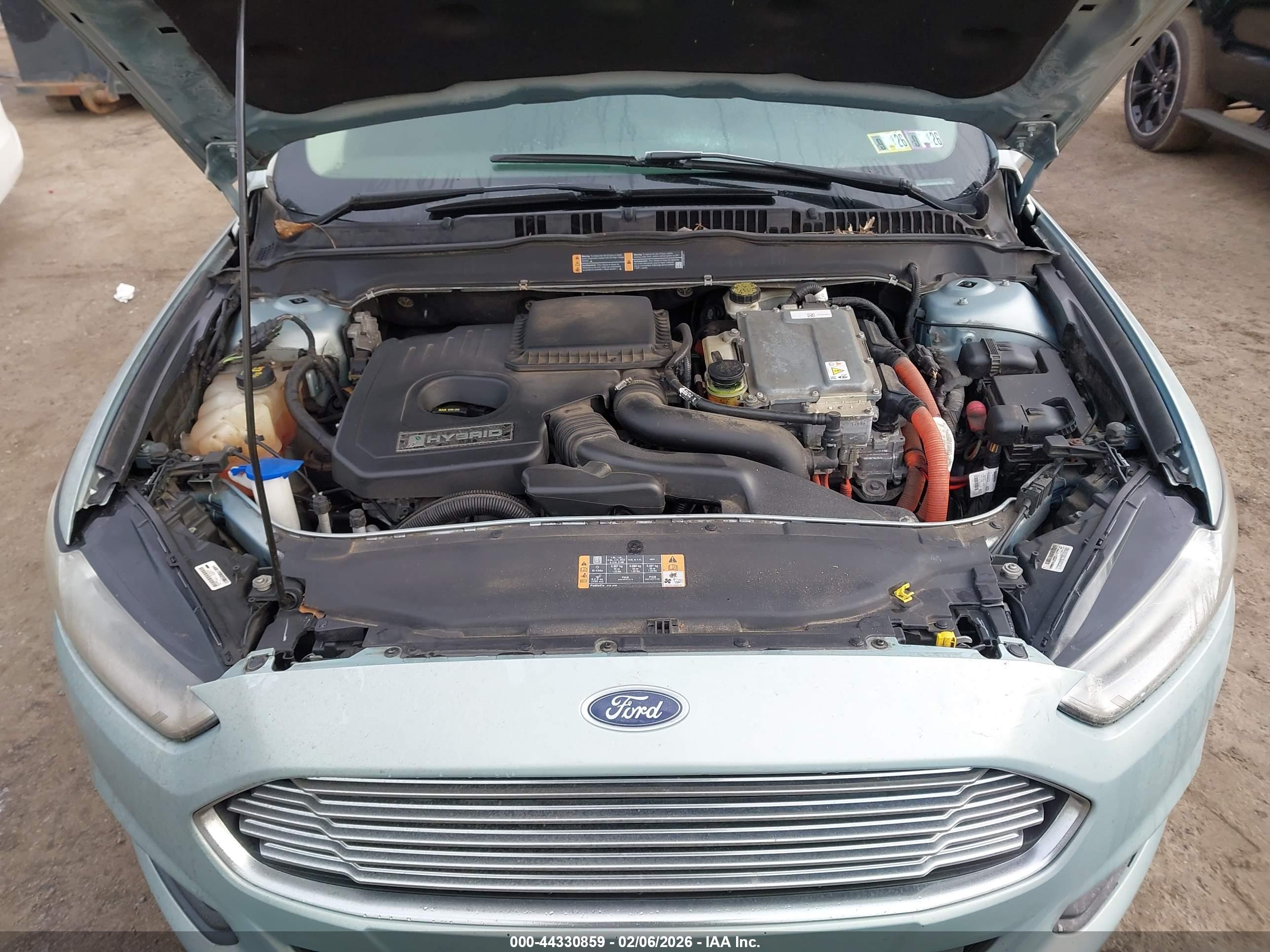 FORD FUSION image 10