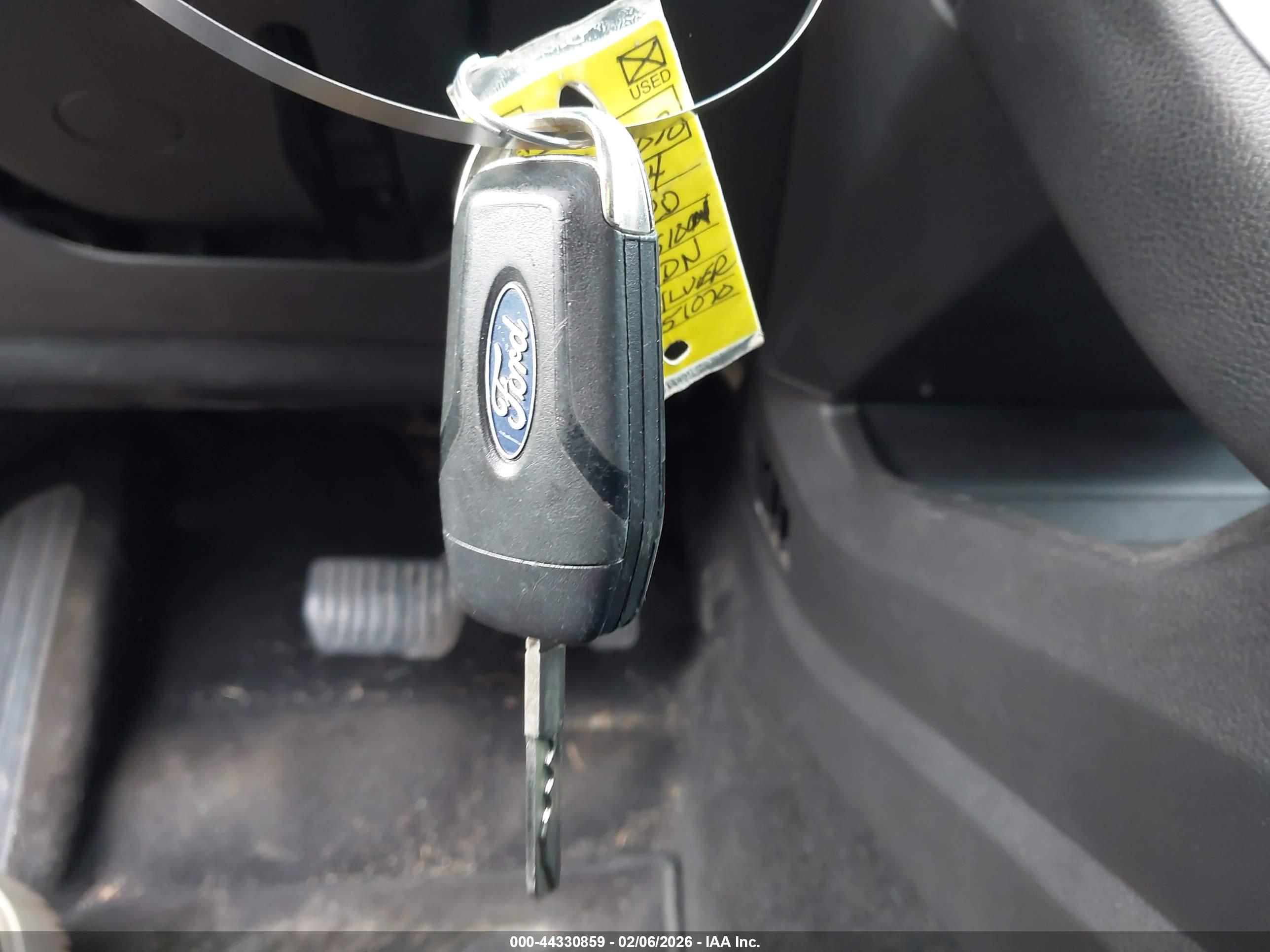 FORD FUSION image 11