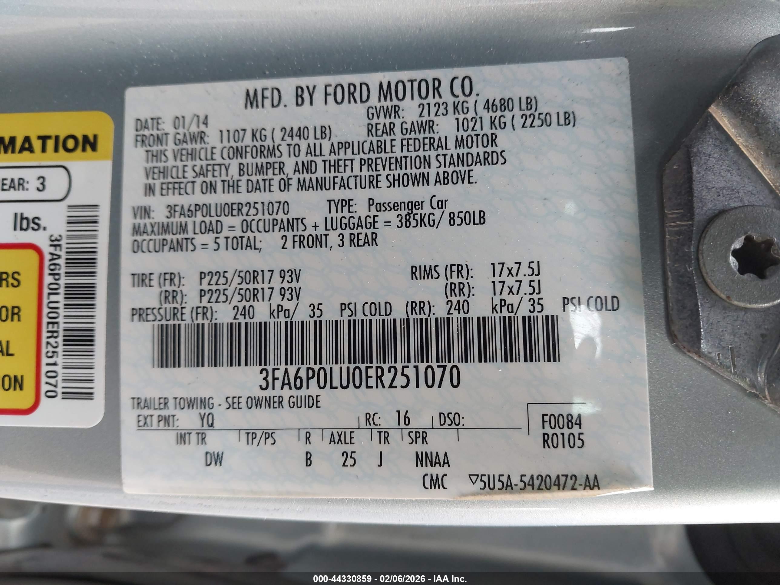 FORD FUSION image 9