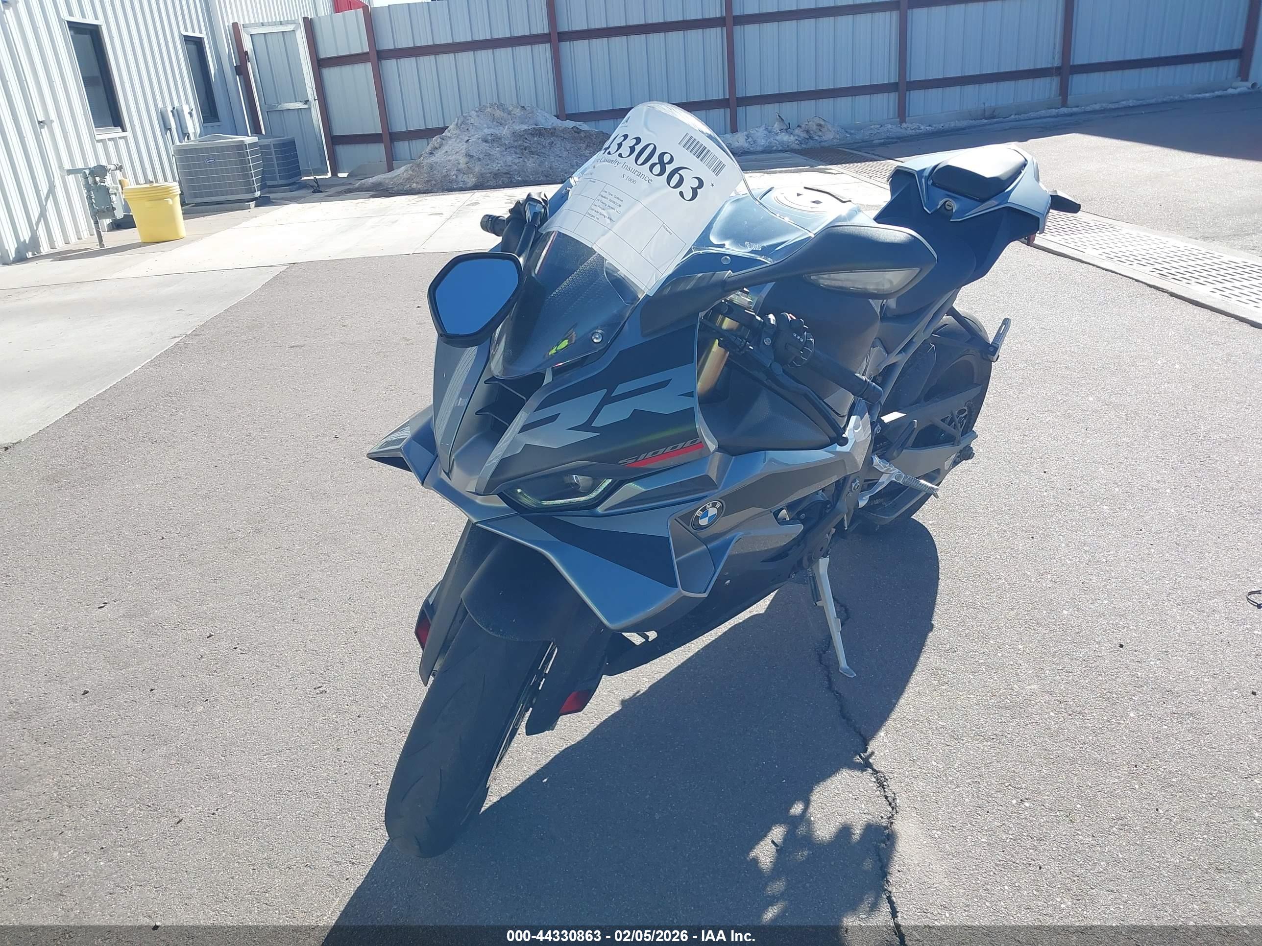 BMW S image 2