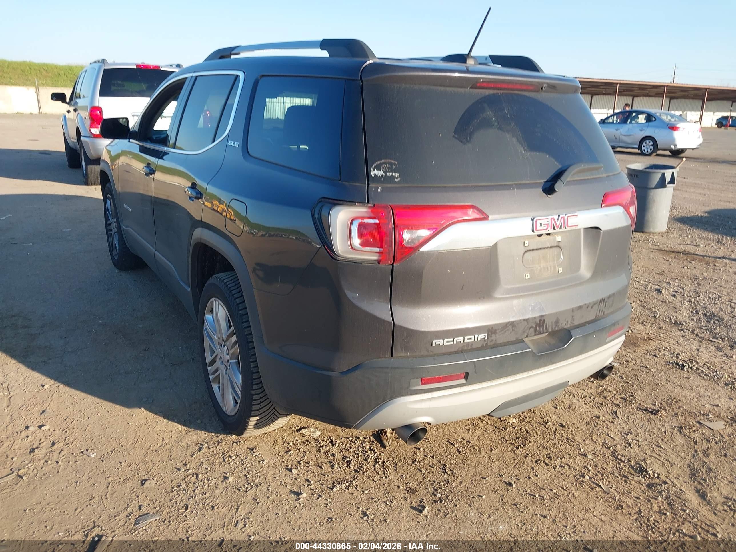 GMC ACADIA image 3