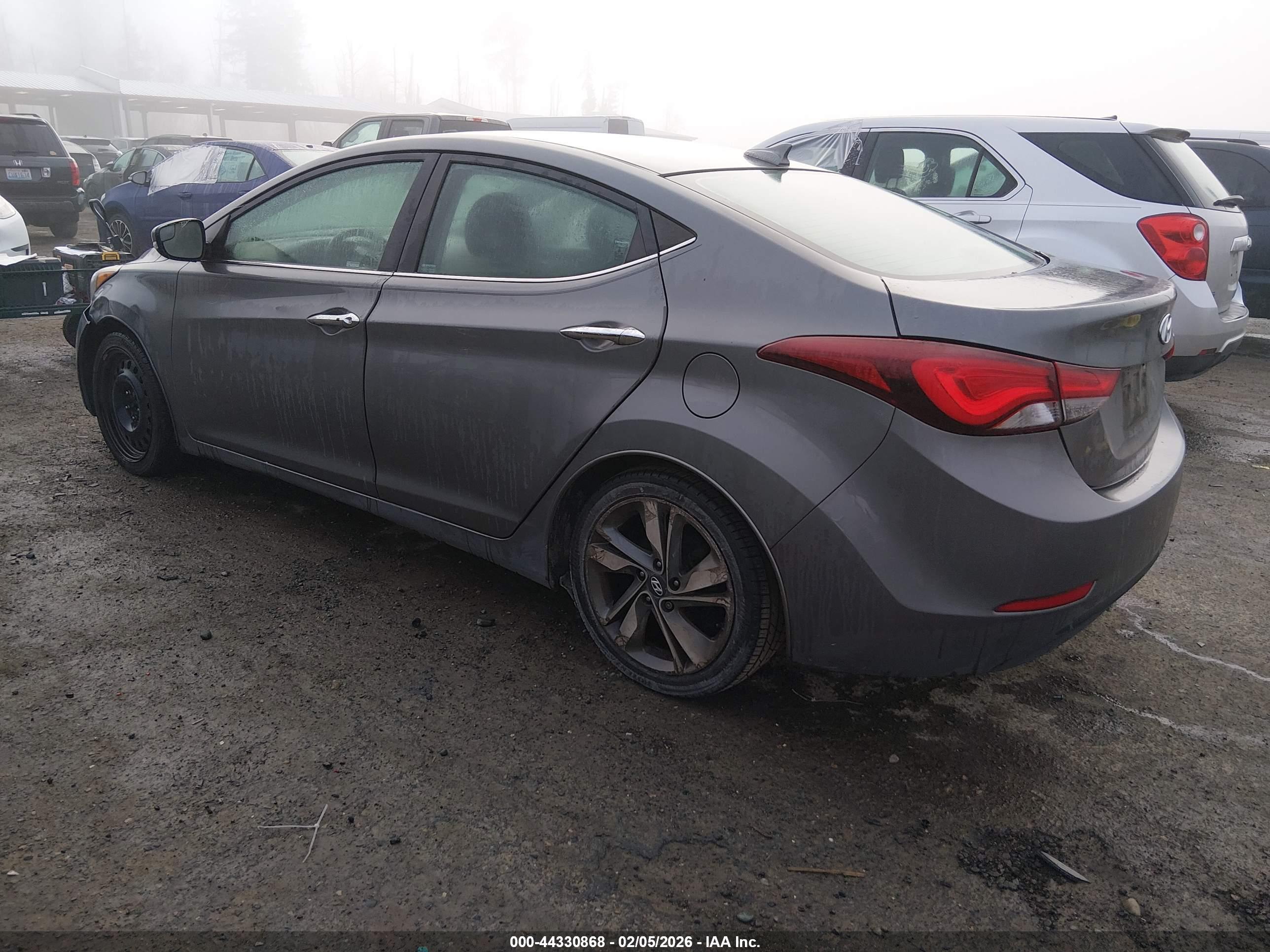 HYUNDAI ELANTRA image 3