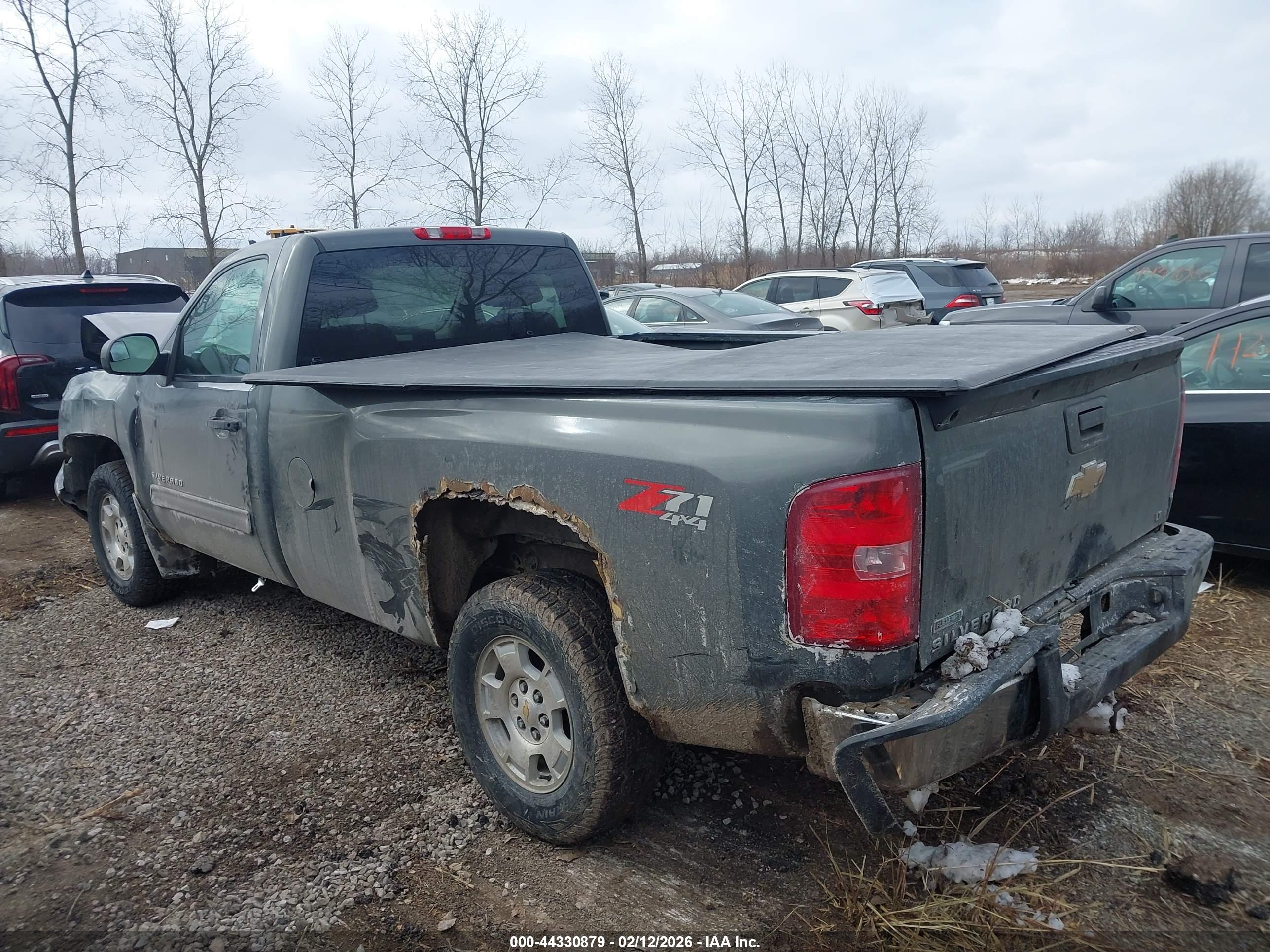 CHEVROLET SILVERADO image 3