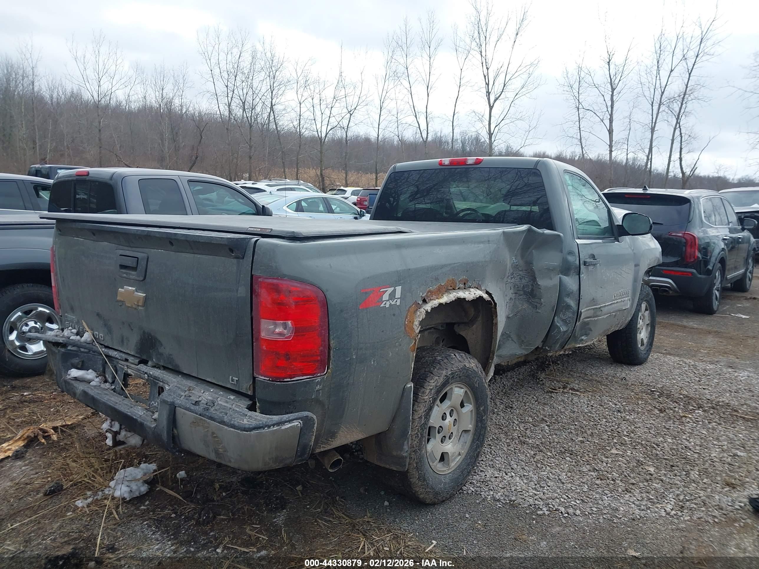 CHEVROLET SILVERADO image 4