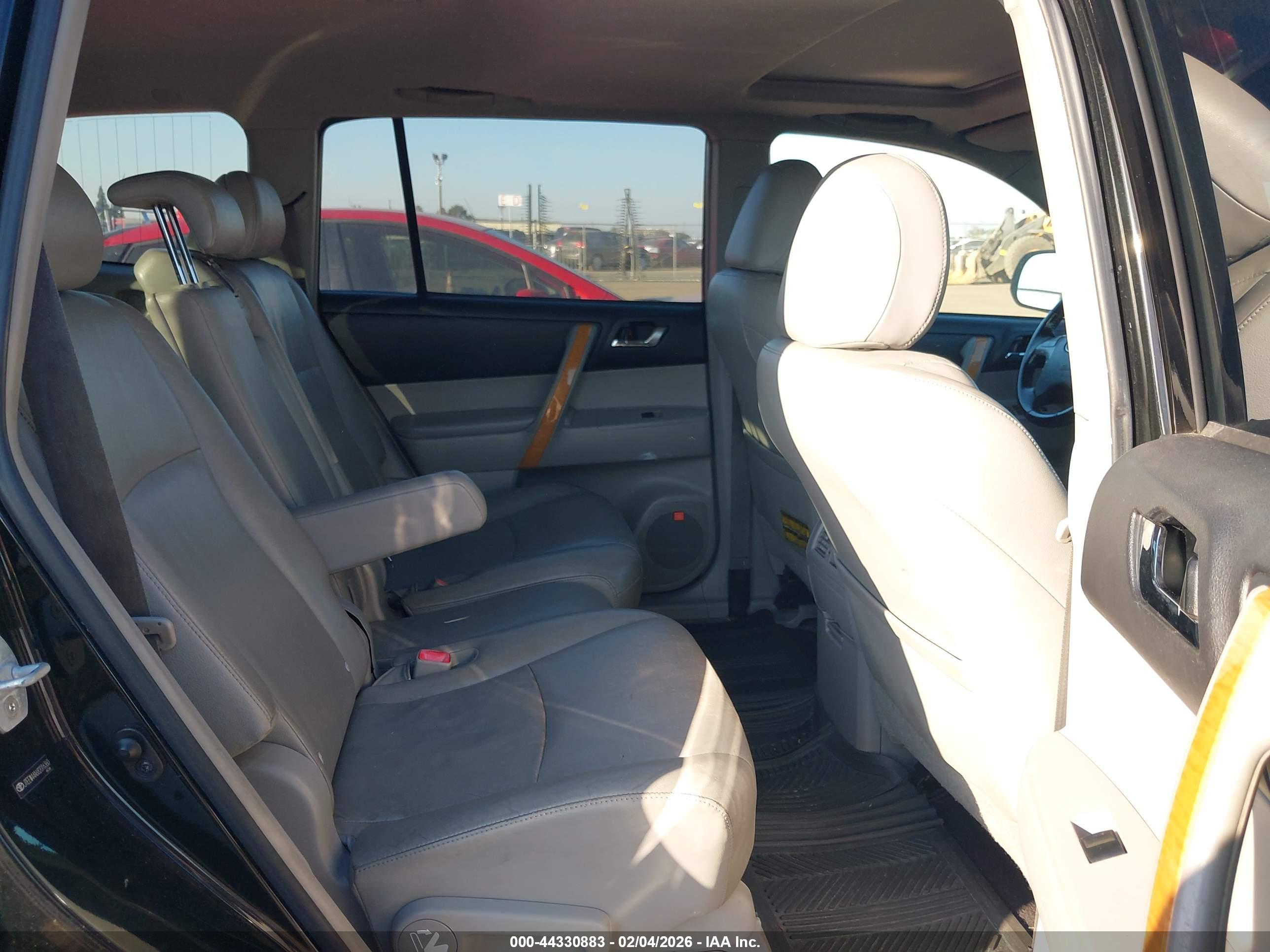 TOYOTA HIGHLANDER image 8