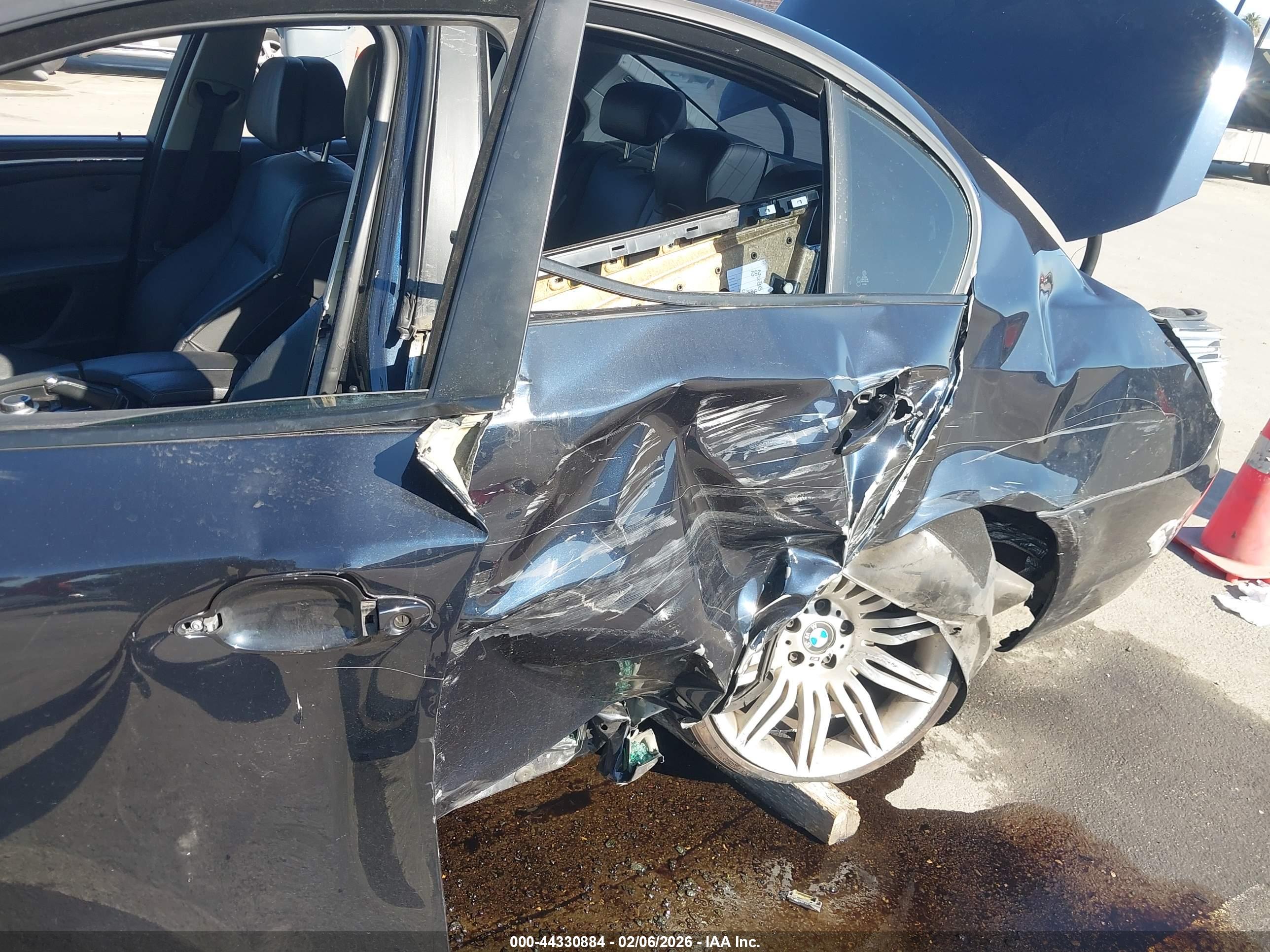 BMW 550I image 6