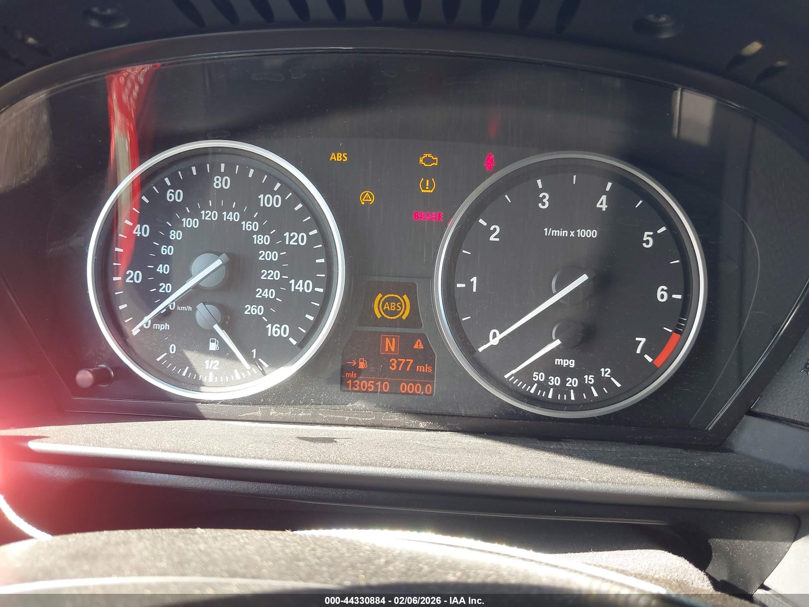 BMW 550I image 7