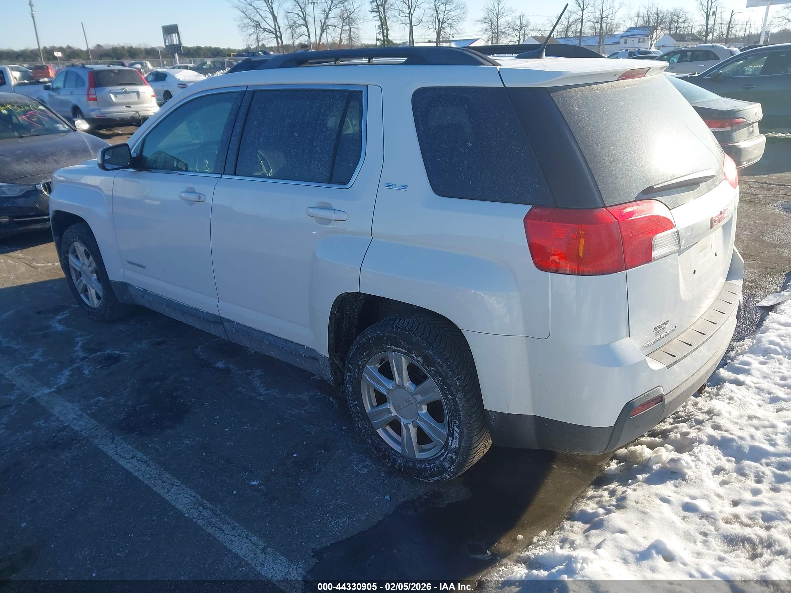 GMC TERRAIN image 3