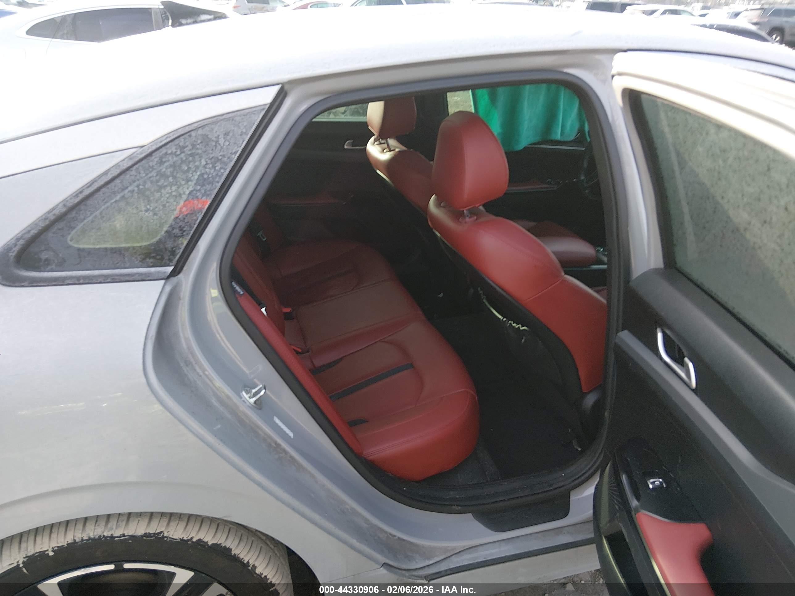 KIA K5 image 8