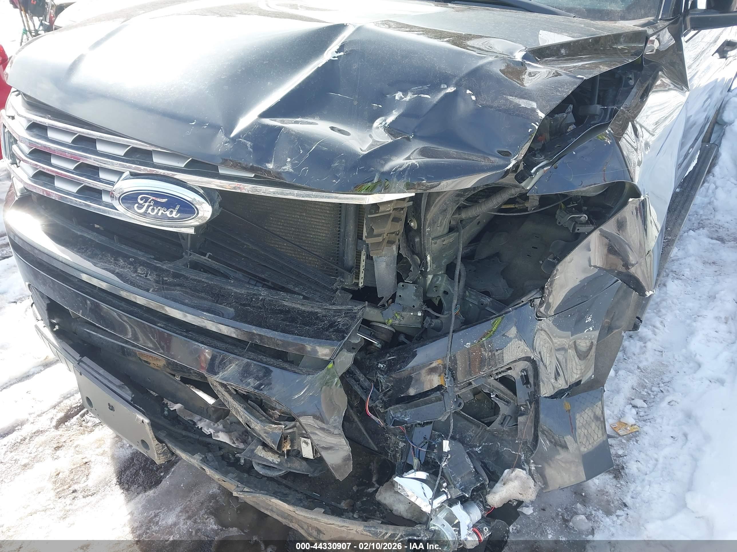 FORD EXPEDITION image 6