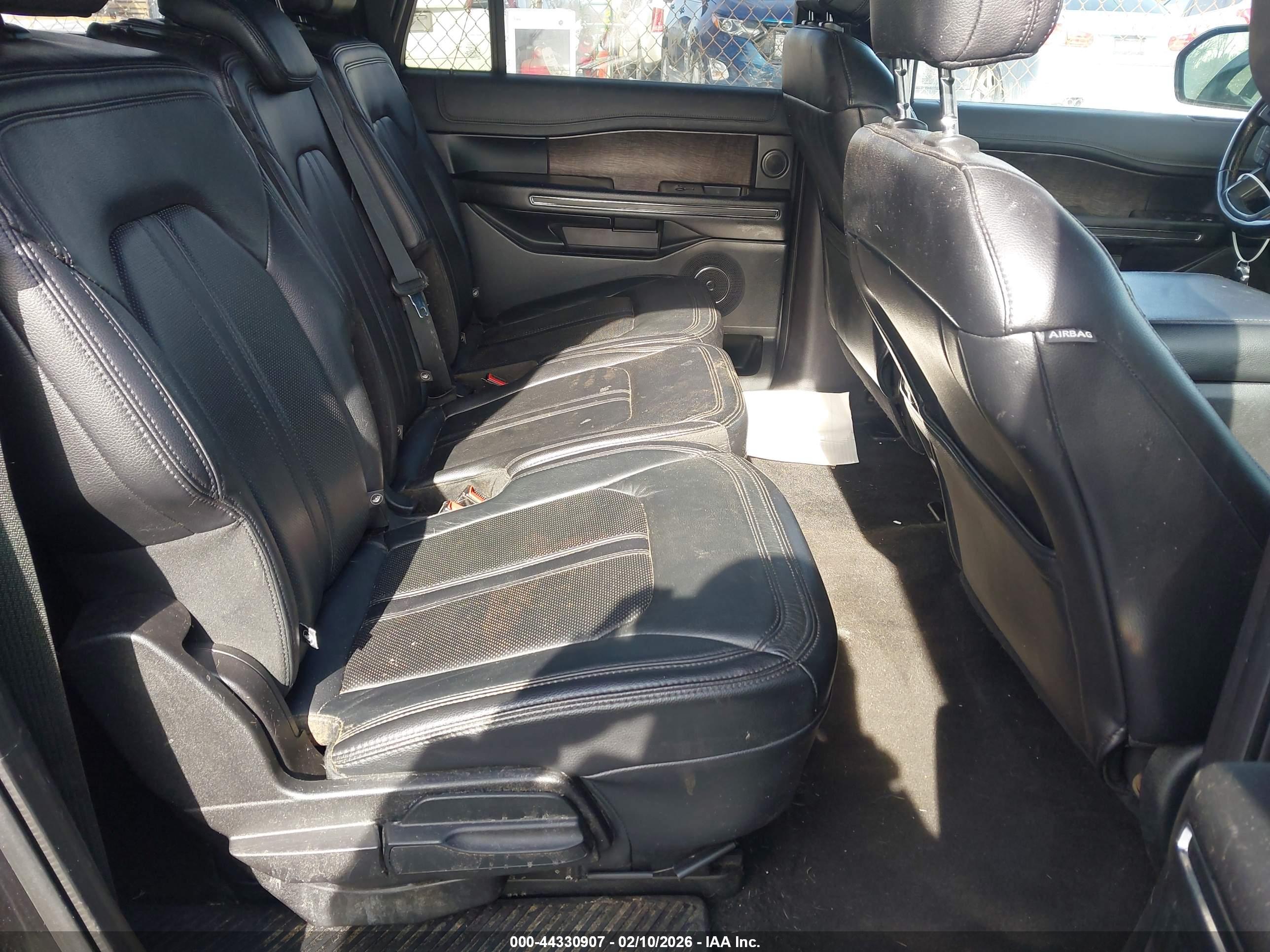 FORD EXPEDITION image 8