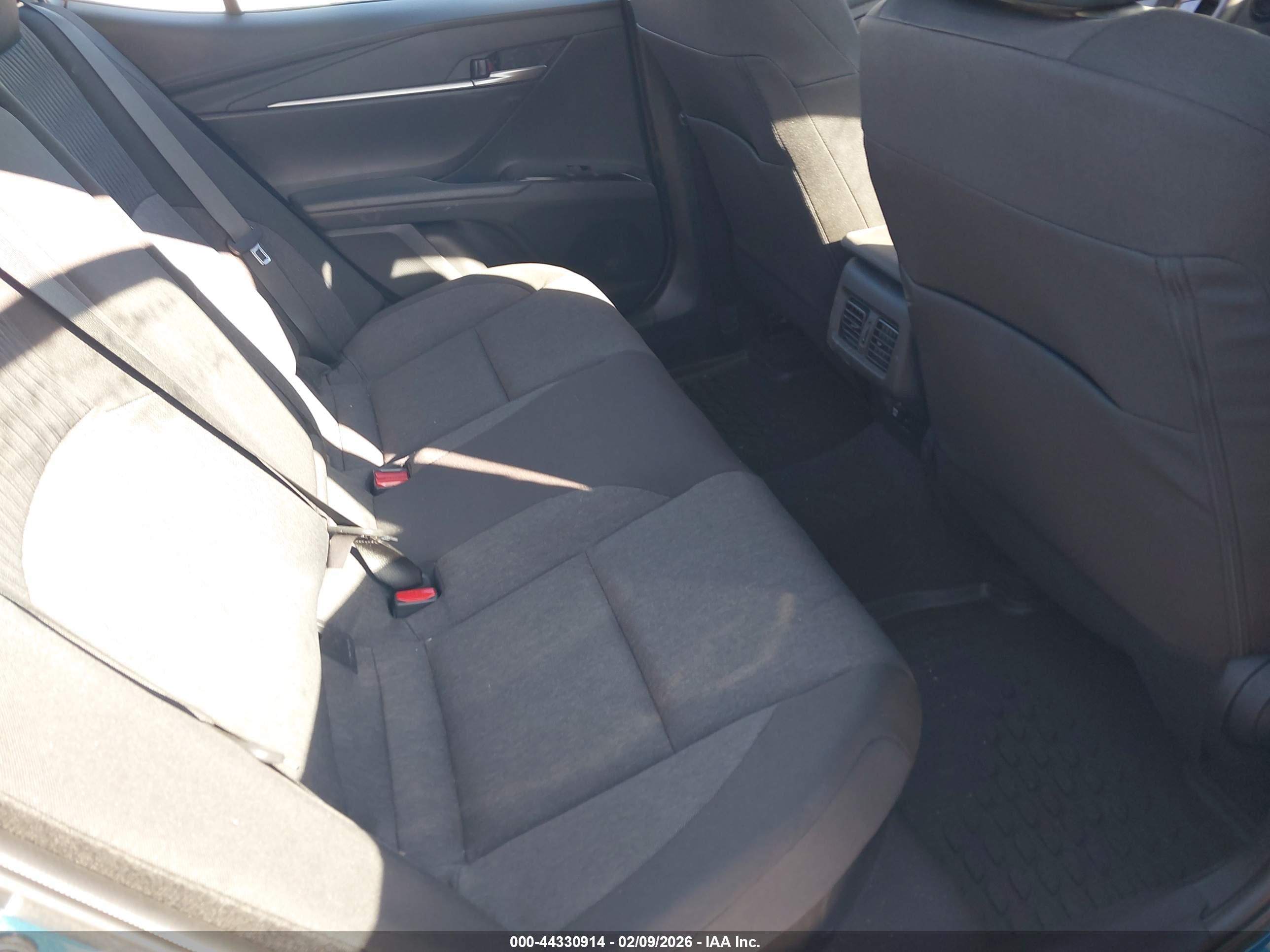 TOYOTA CAMRY image 8