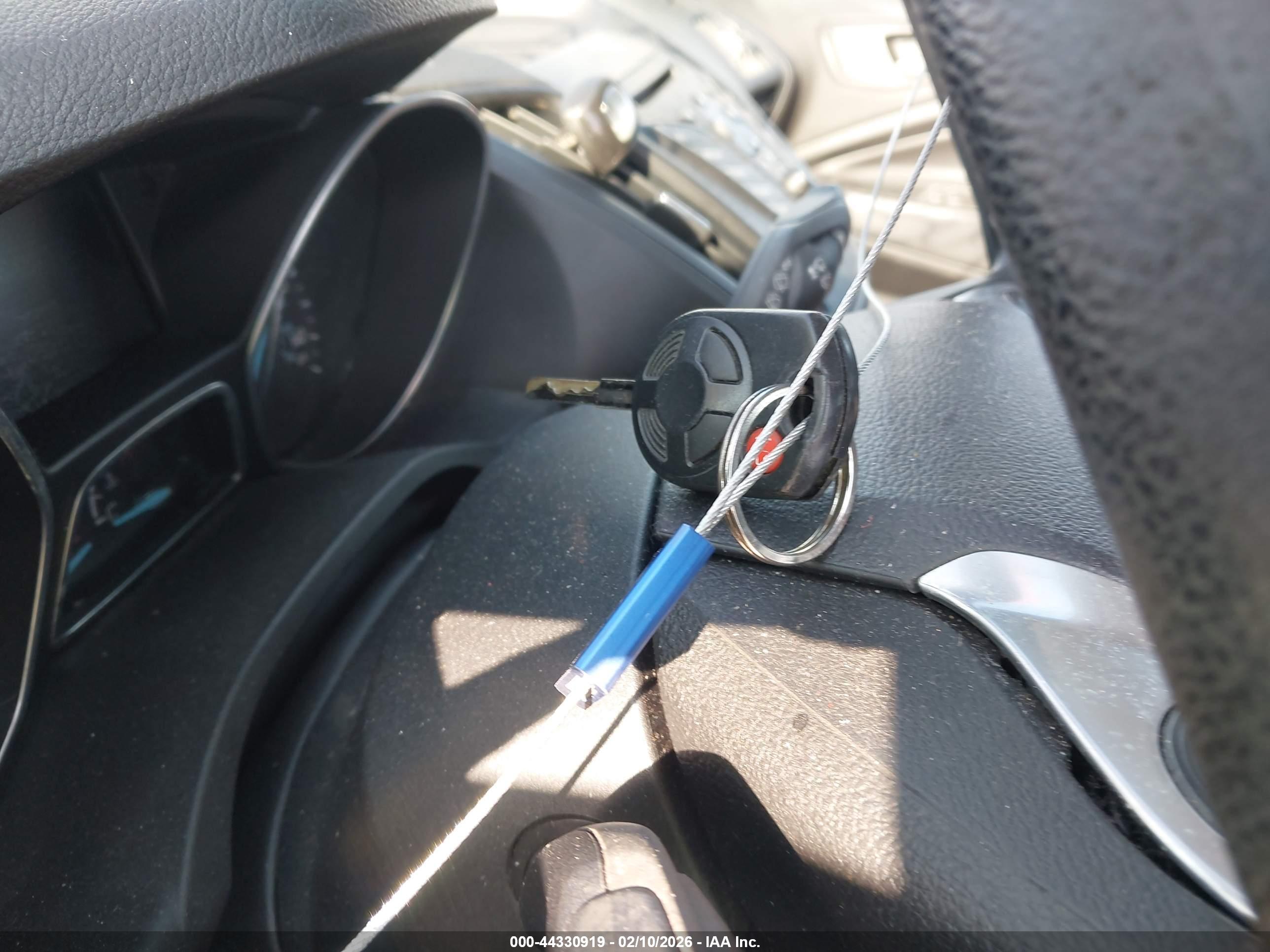 FORD ESCAPE image 11