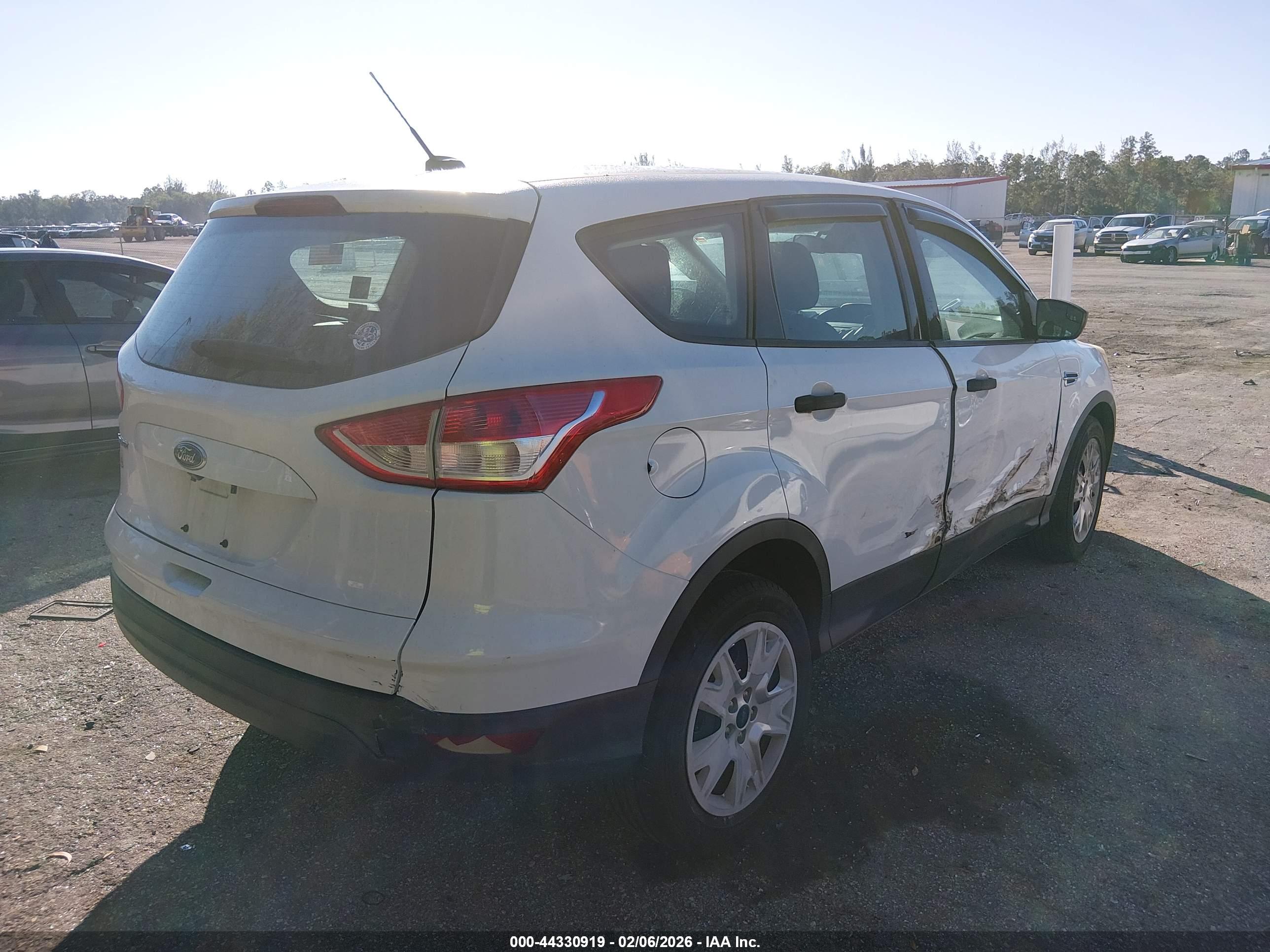 FORD ESCAPE image 4