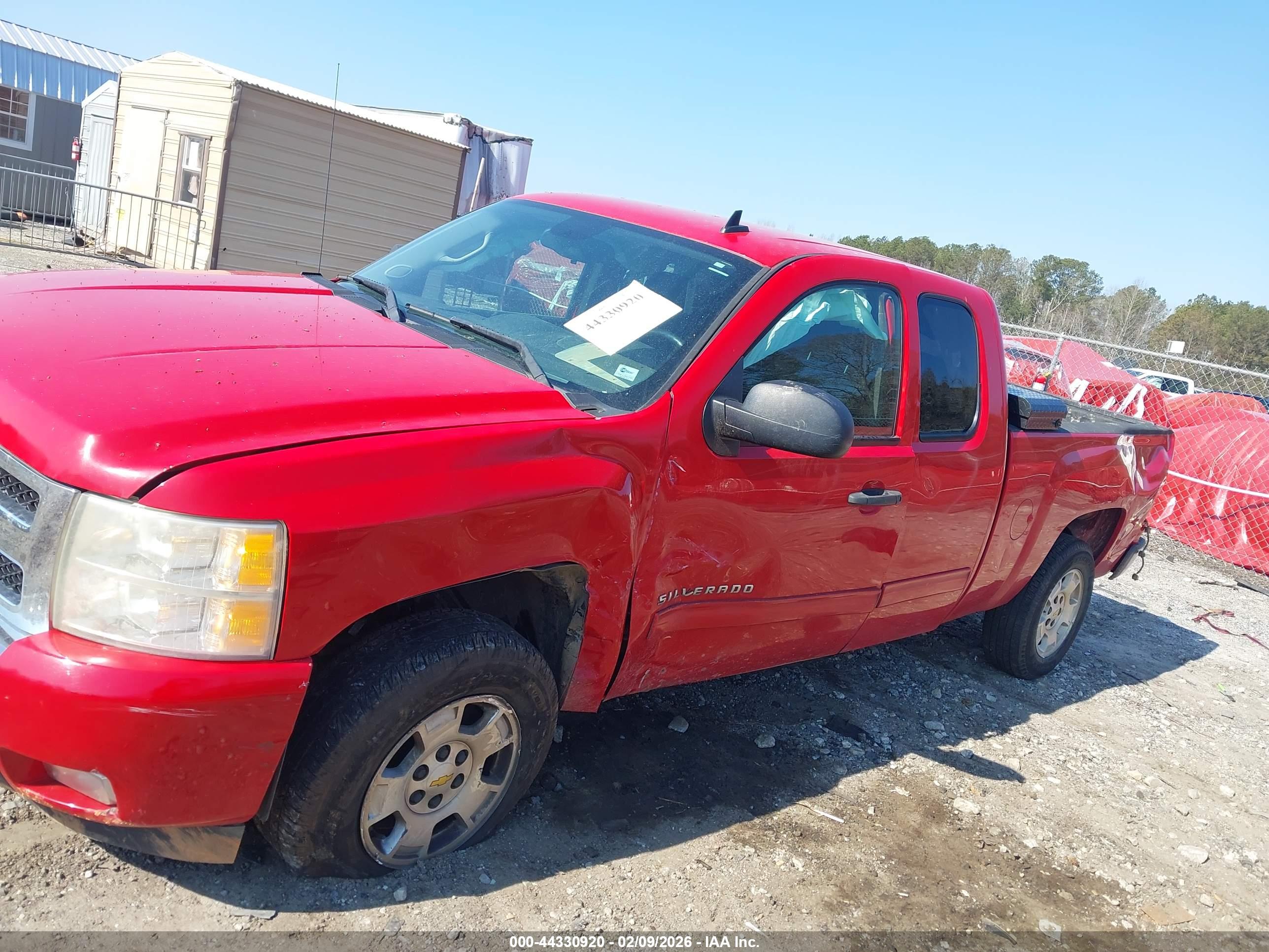 CHEVROLET SILVERADO image 6