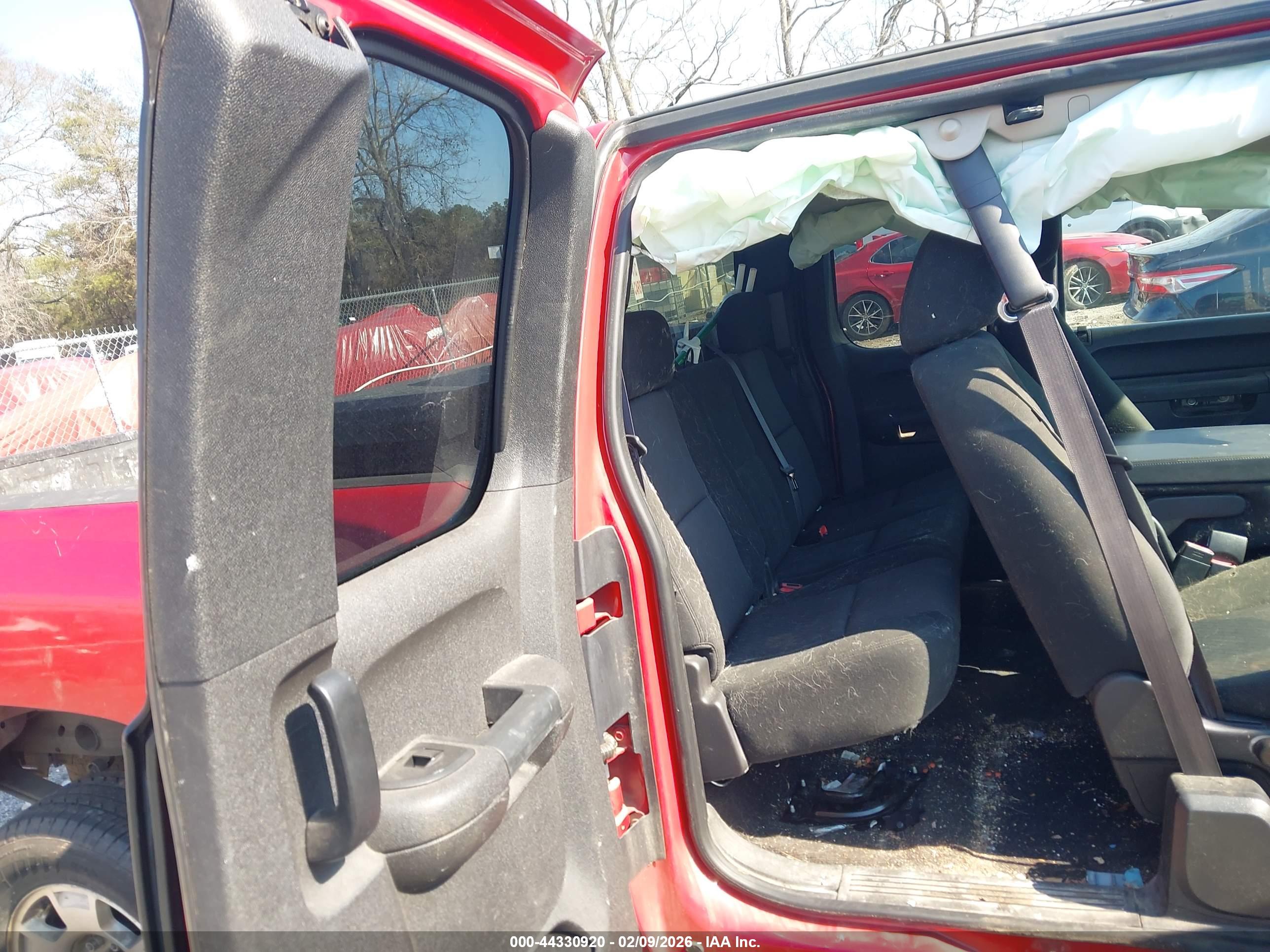CHEVROLET SILVERADO image 8