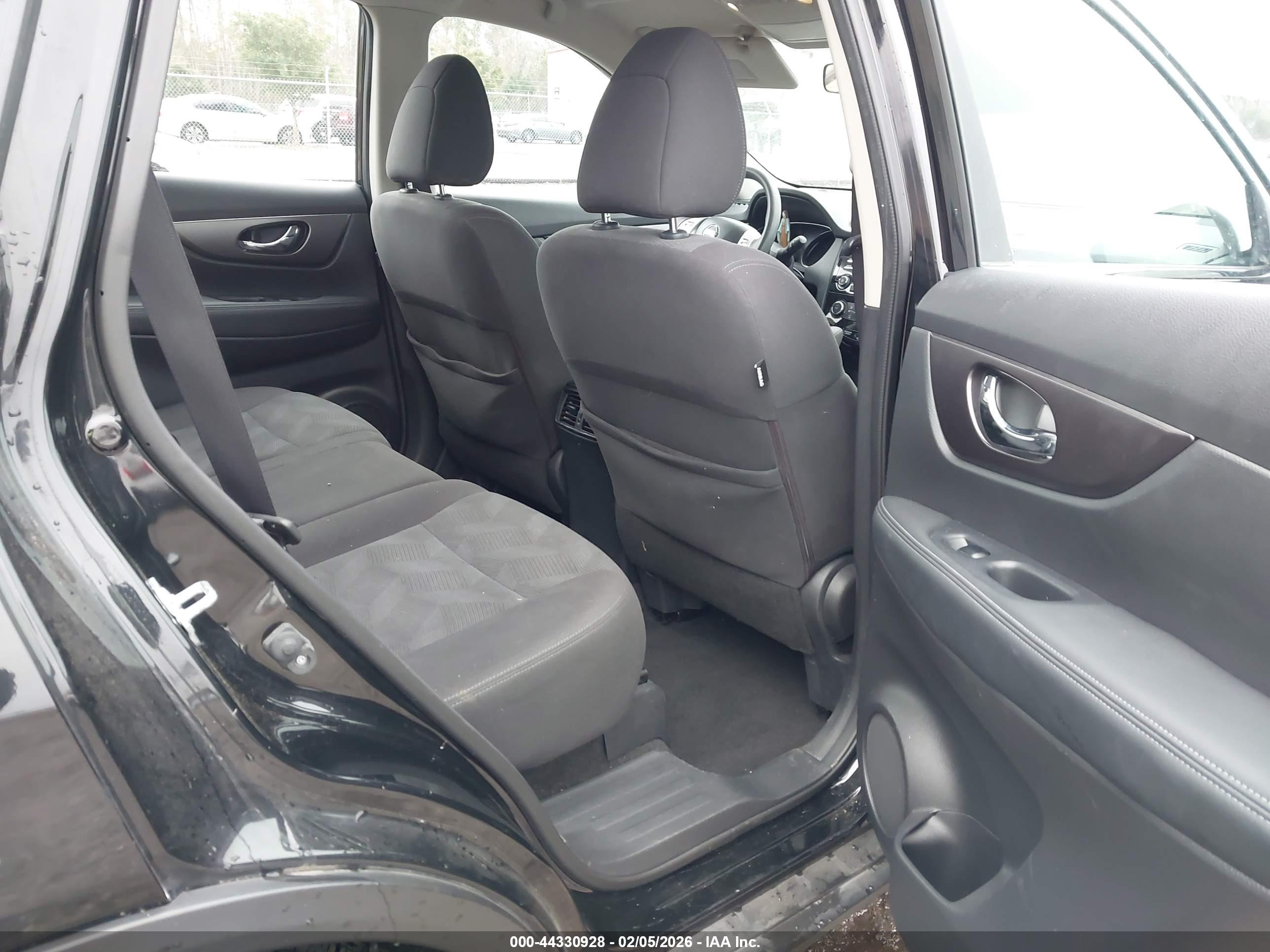 NISSAN ROGUE image 8