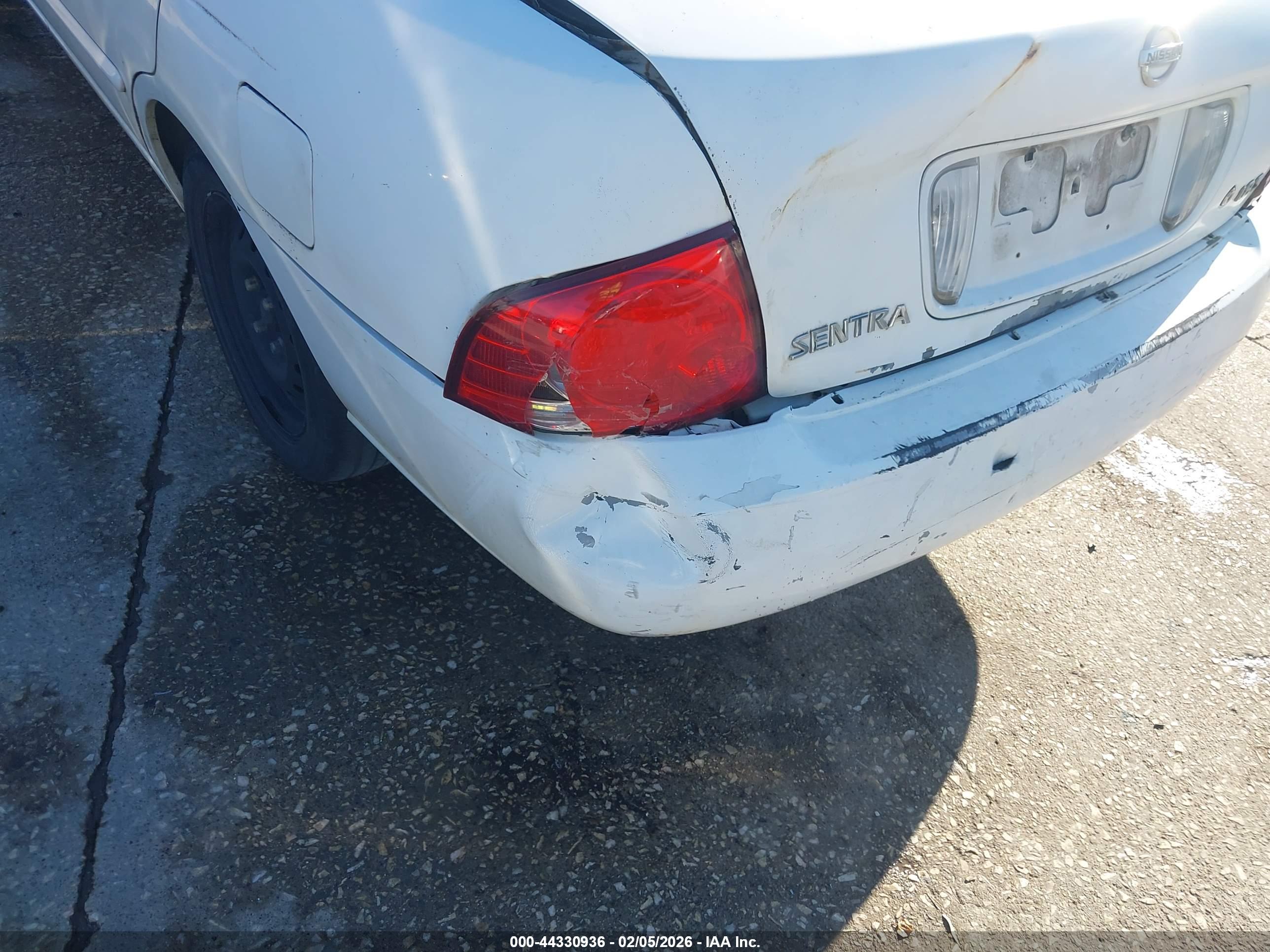 NISSAN SENTRA image 6