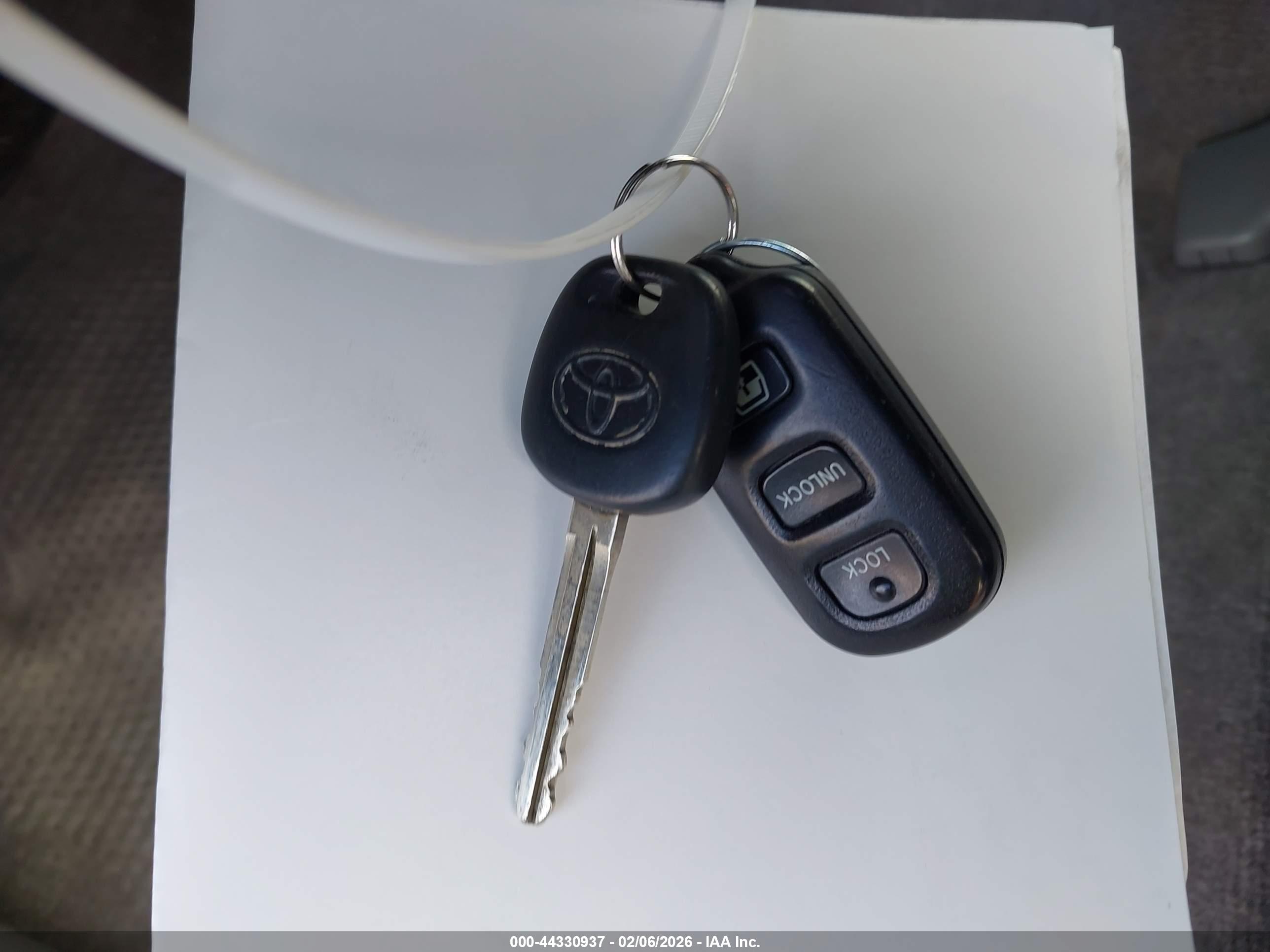 TOYOTA 4RUNNER image 11