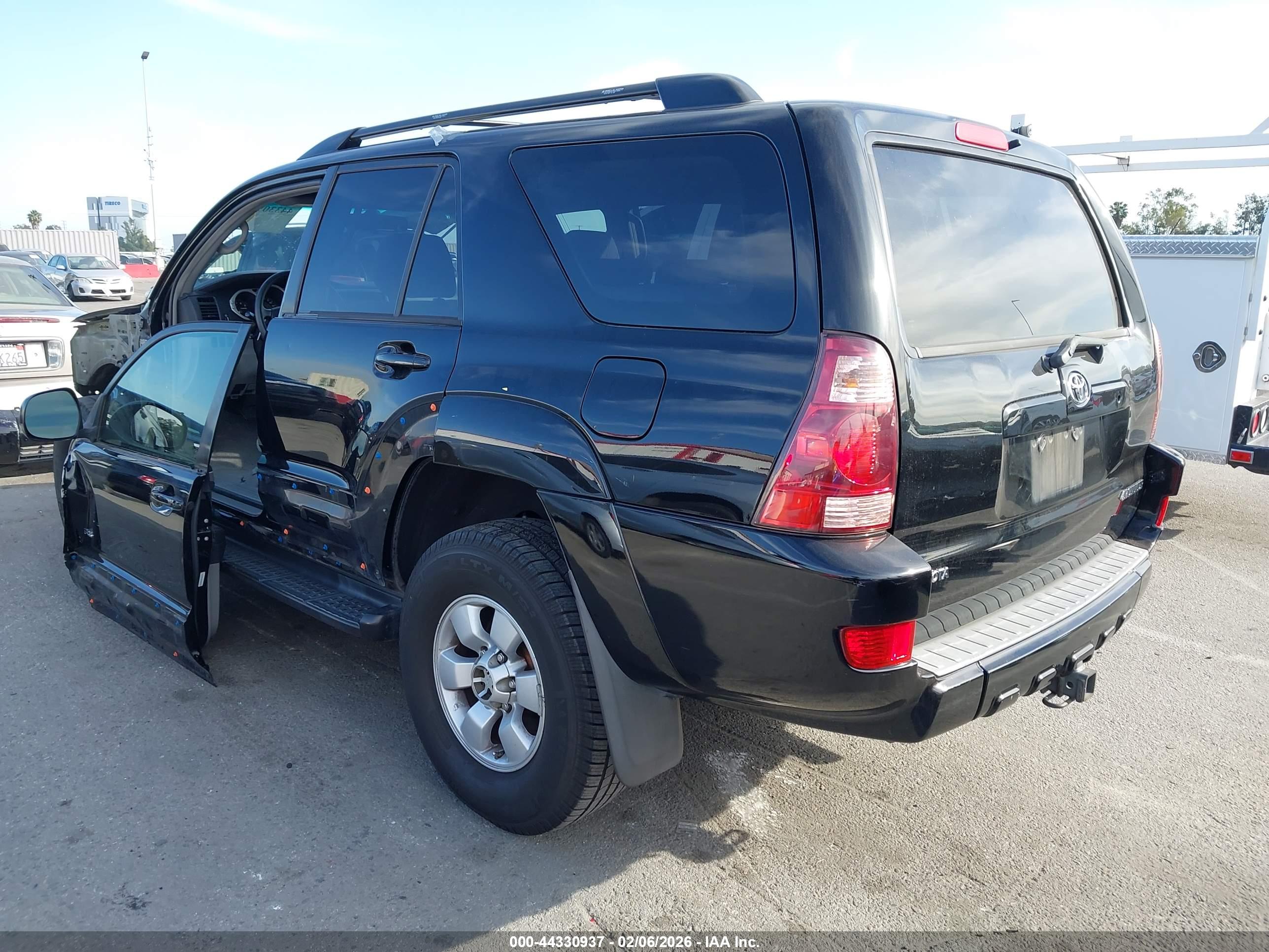 TOYOTA 4RUNNER image 3