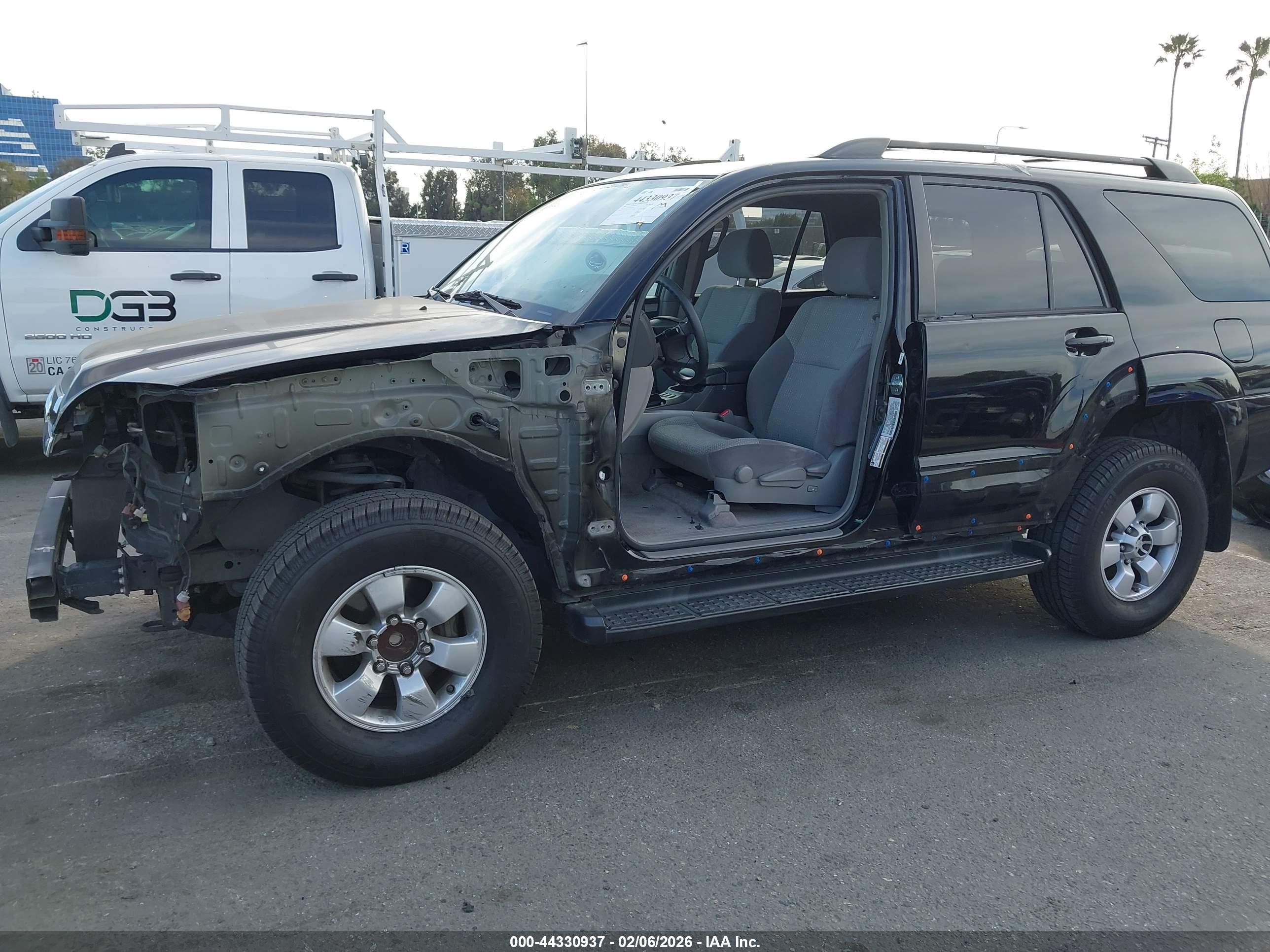 TOYOTA 4RUNNER image 6