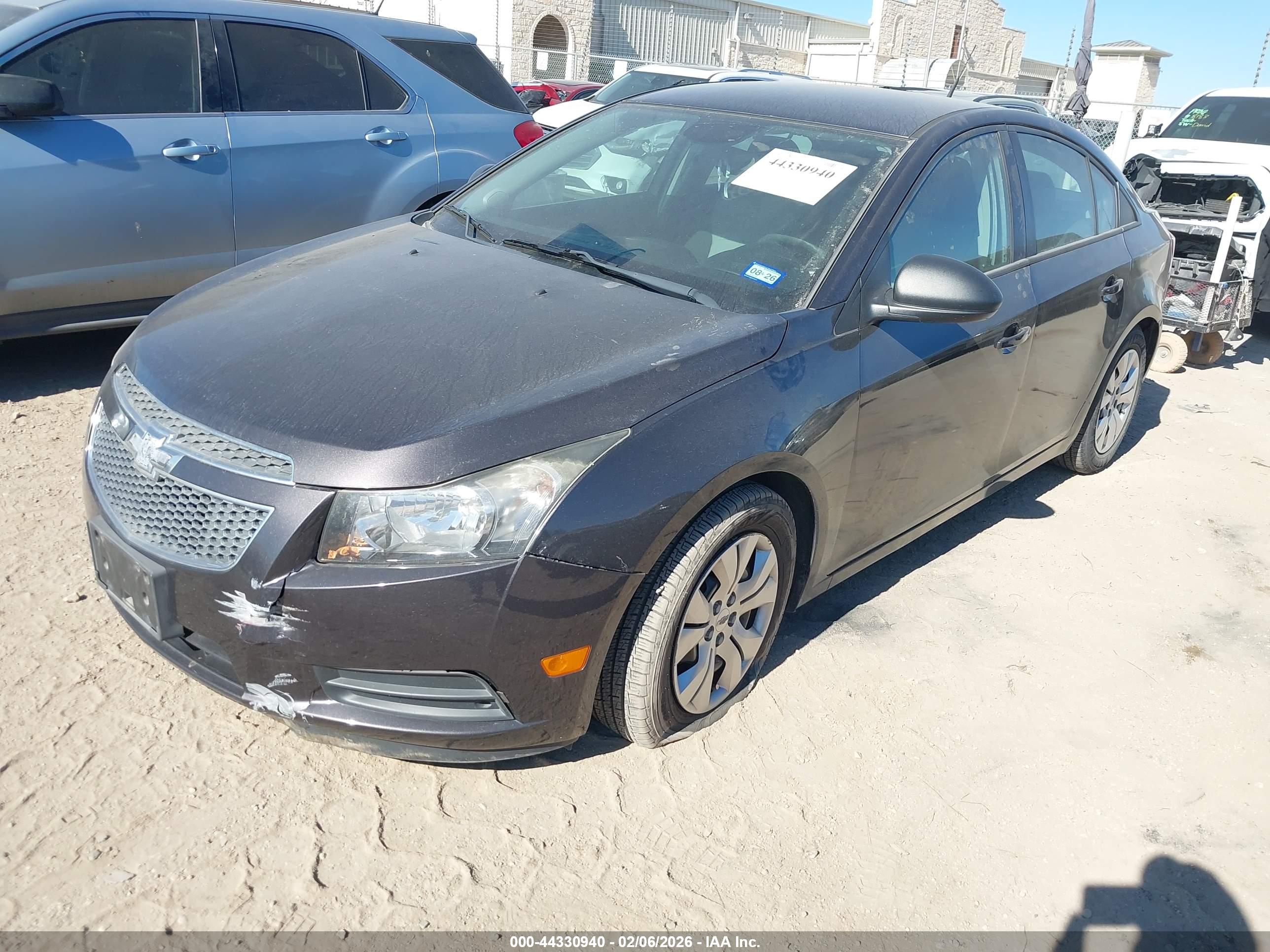 CHEVROLET CRUZE image 2