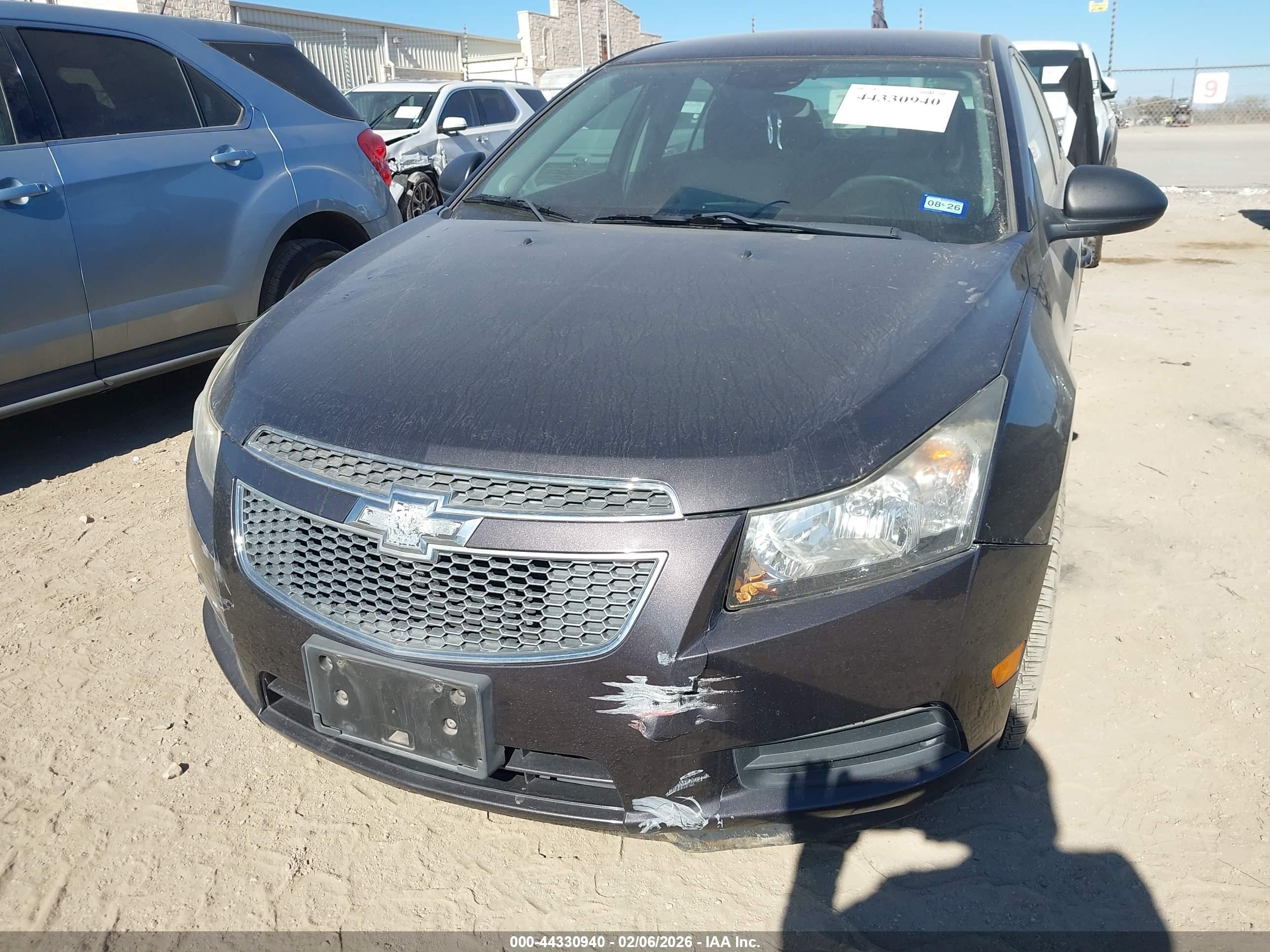 CHEVROLET CRUZE image 6