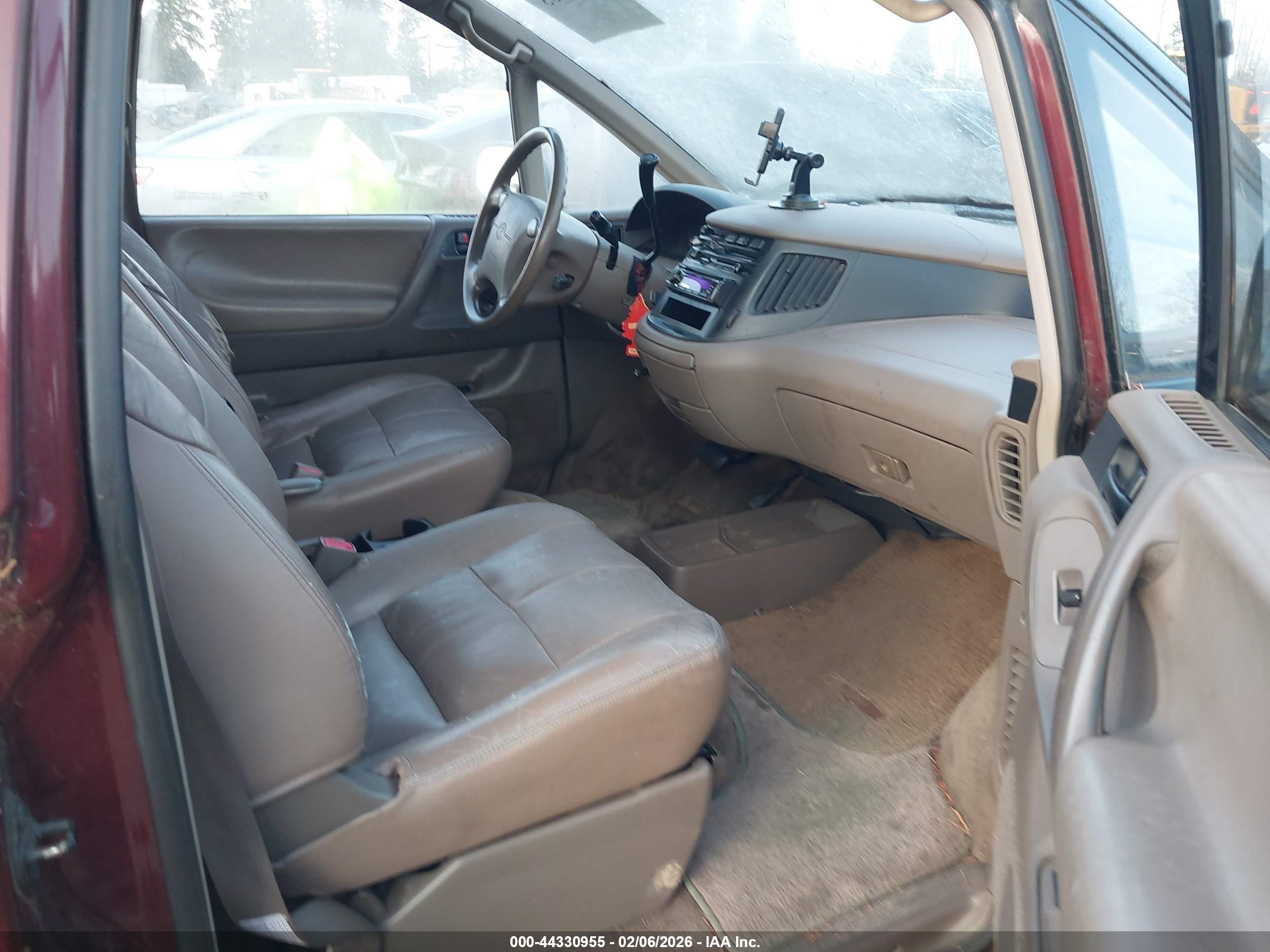 TOYOTA PREVIA image 5